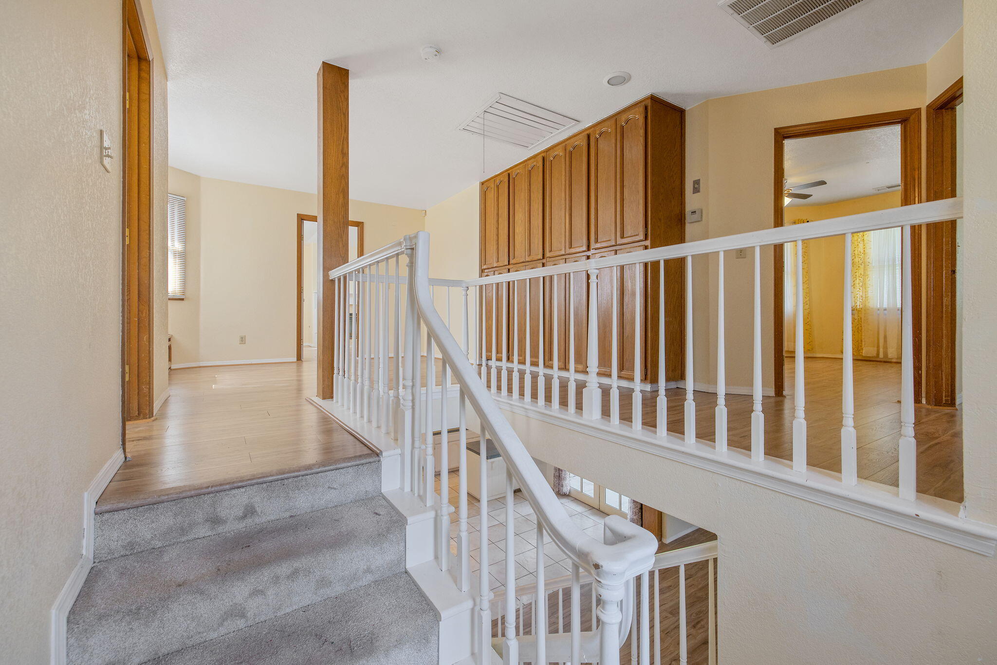 144 E Parkview Ave, Visalia, CA 93277