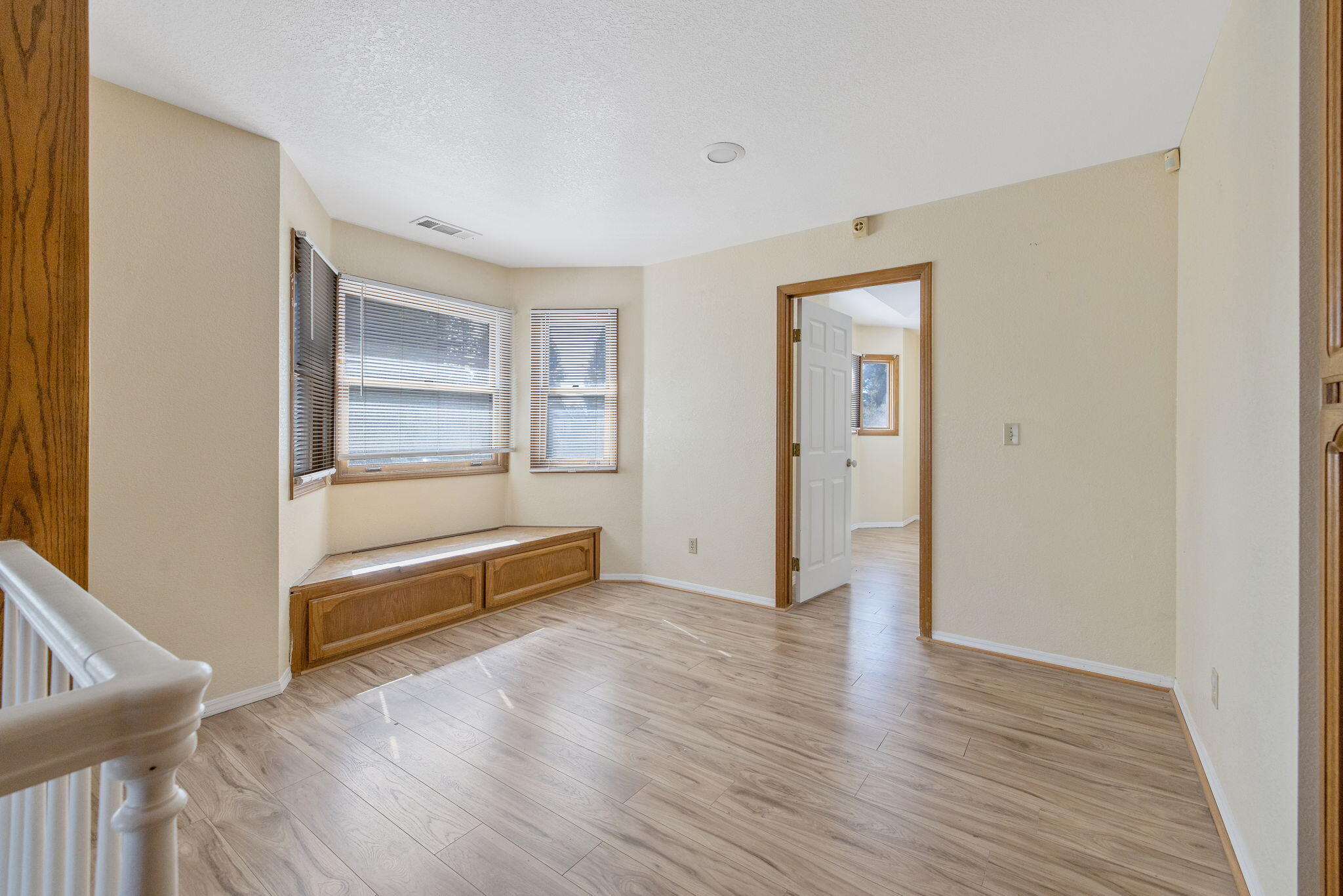 144 E Parkview Ave, Visalia, CA 93277