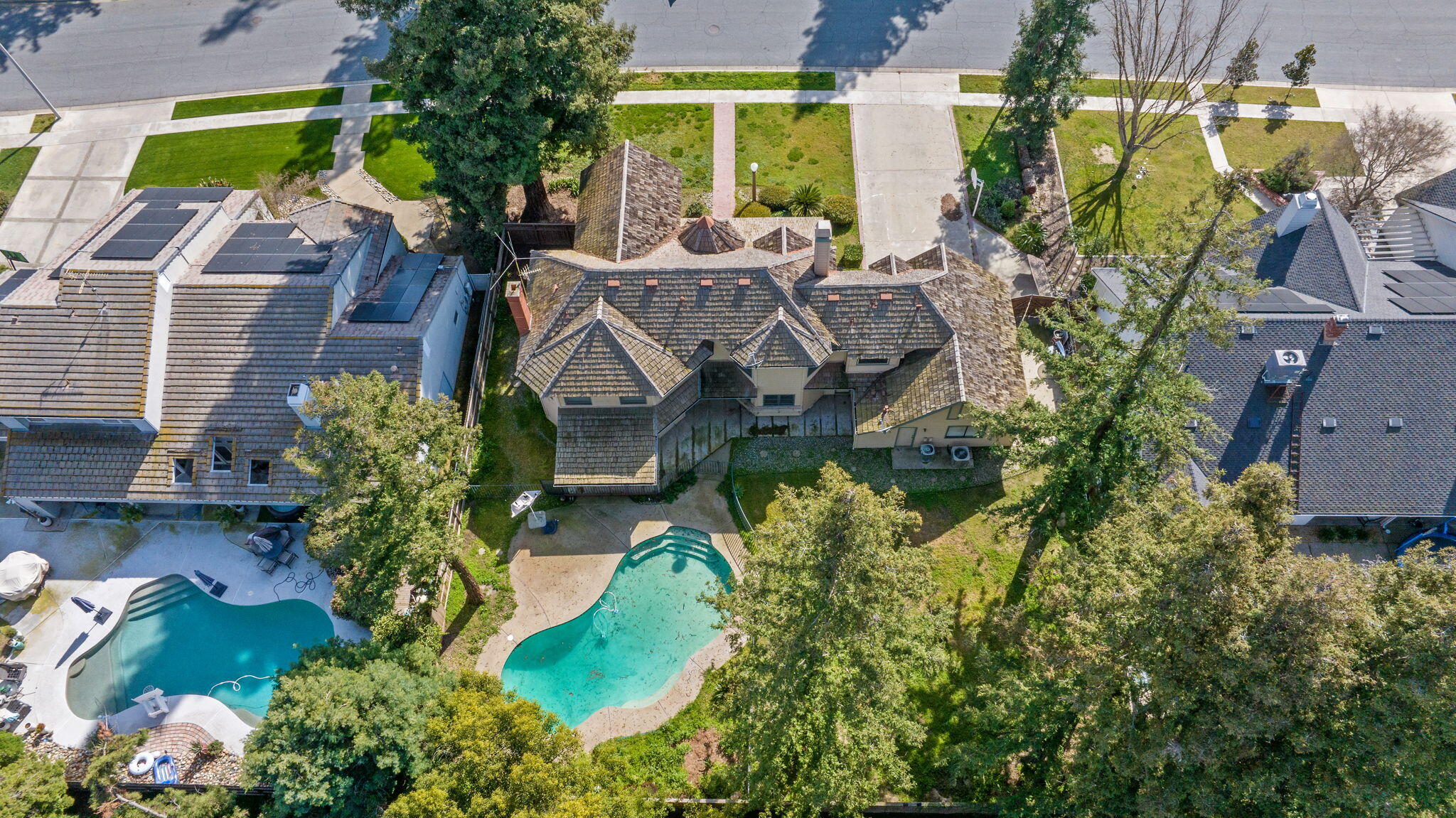 144 E Parkview Ave, Visalia, CA 93277