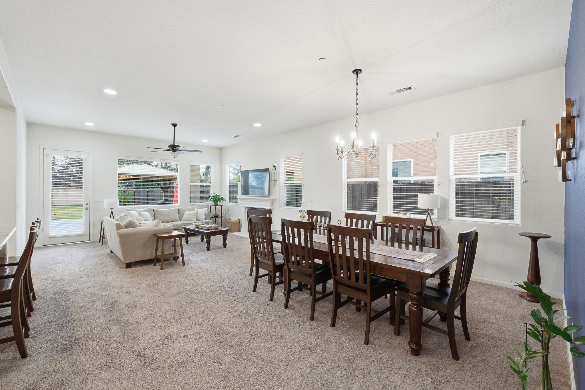 2539 W Allen Ave, Visalia, CA 93291