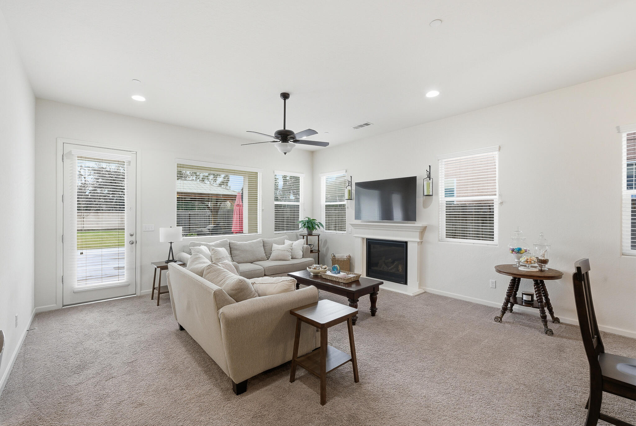 2539 W Allen Ave, Visalia, CA 93291