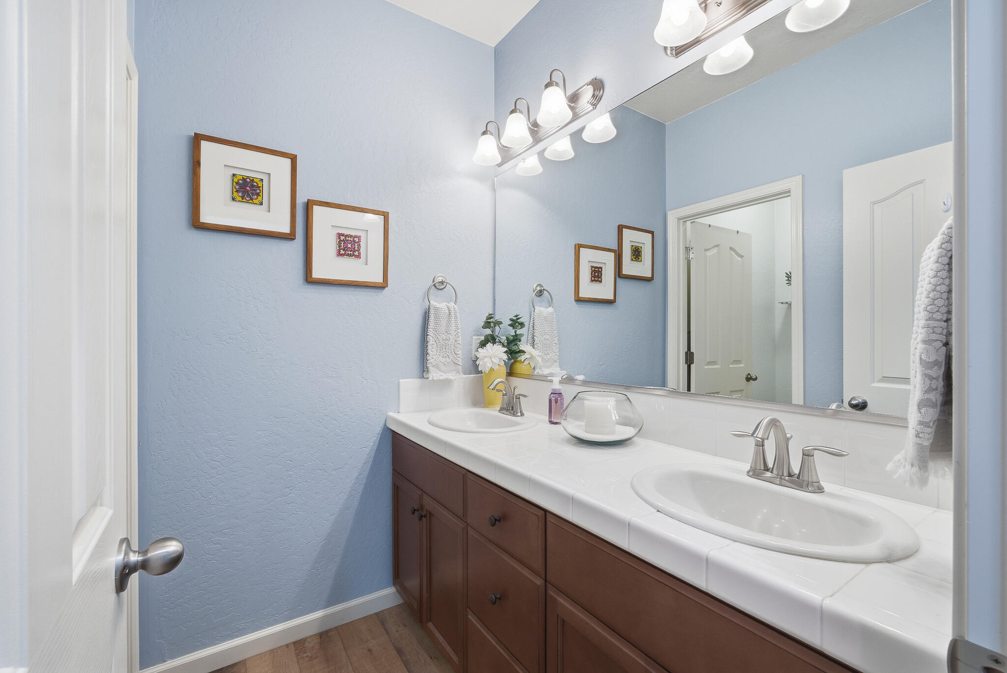 2539 W Allen Ave, Visalia, CA 93291