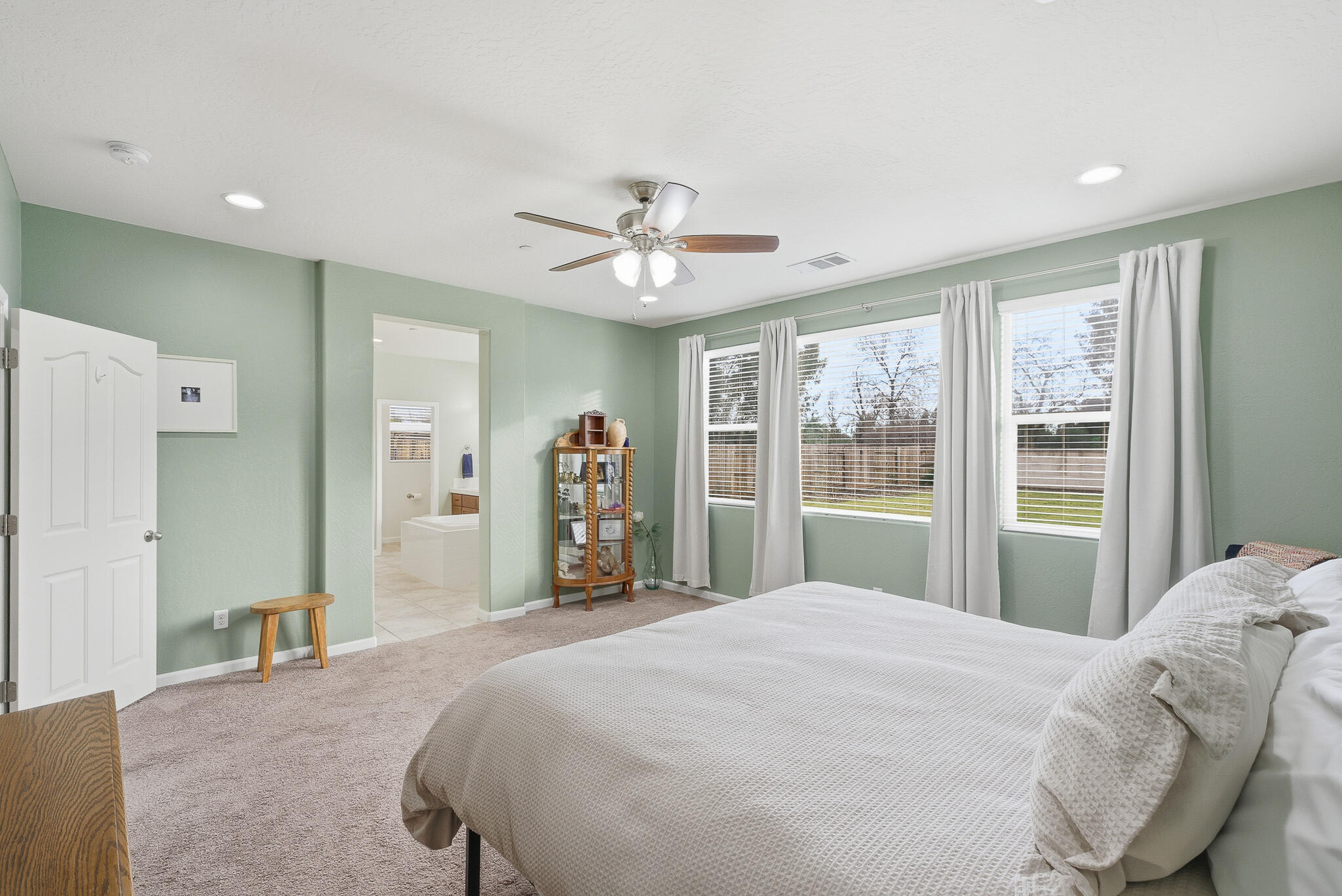 2539 W Allen Ave, Visalia, CA 93291