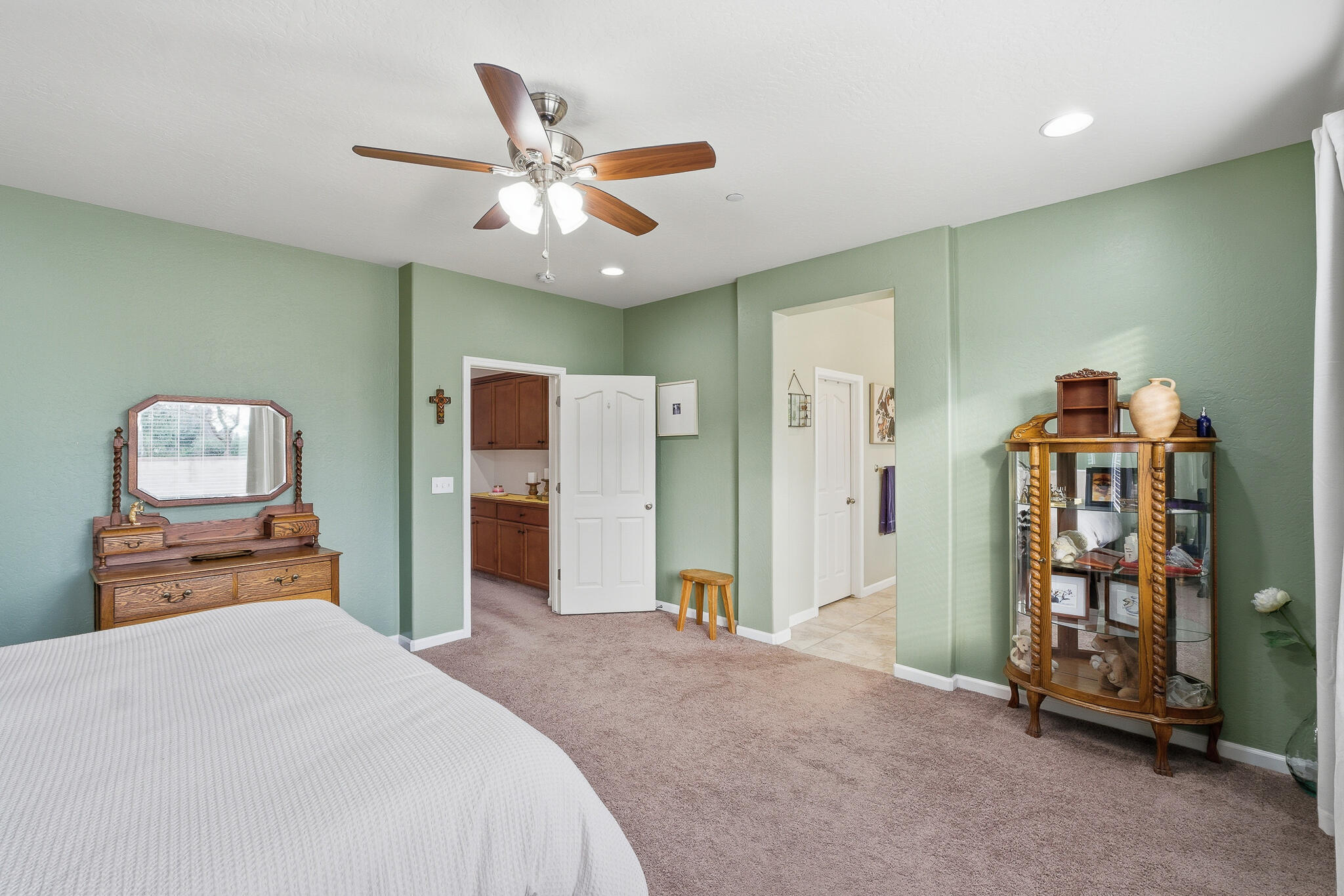 2539 W Allen Ave, Visalia, CA 93291