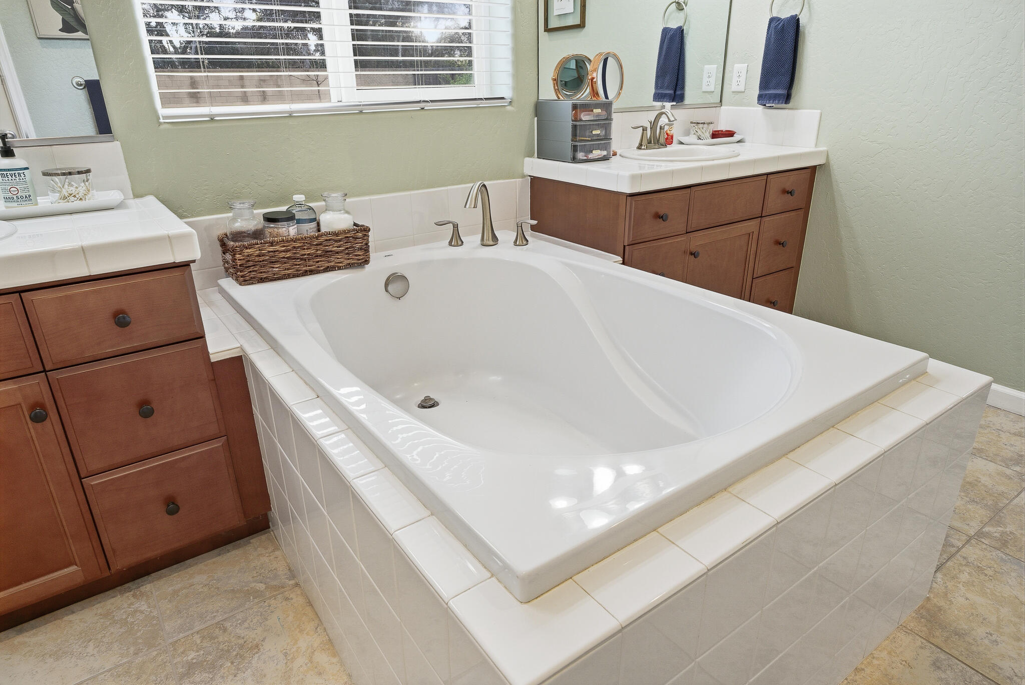 2539 W Allen Ave, Visalia, CA 93291