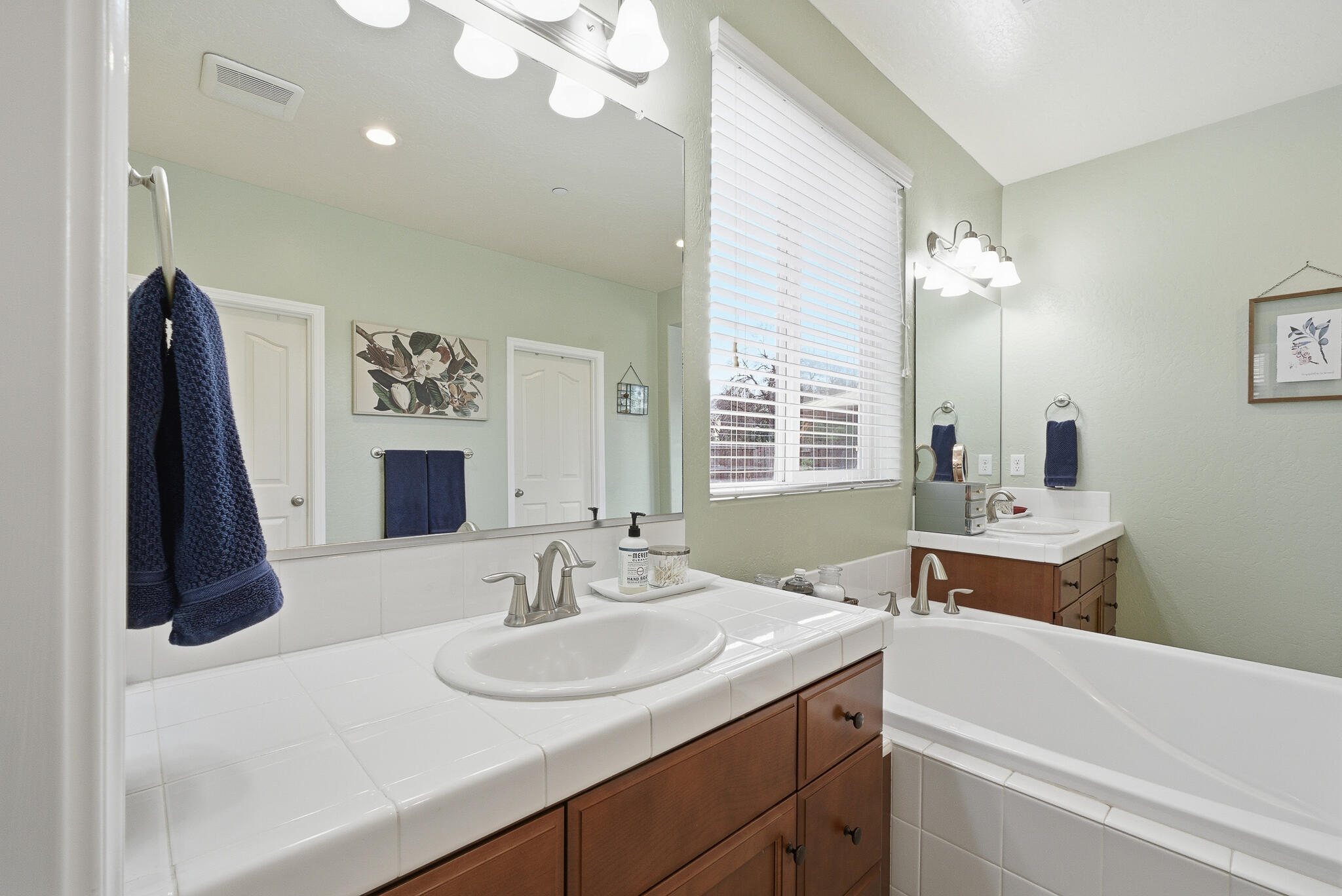 2539 W Allen Ave, Visalia, CA 93291