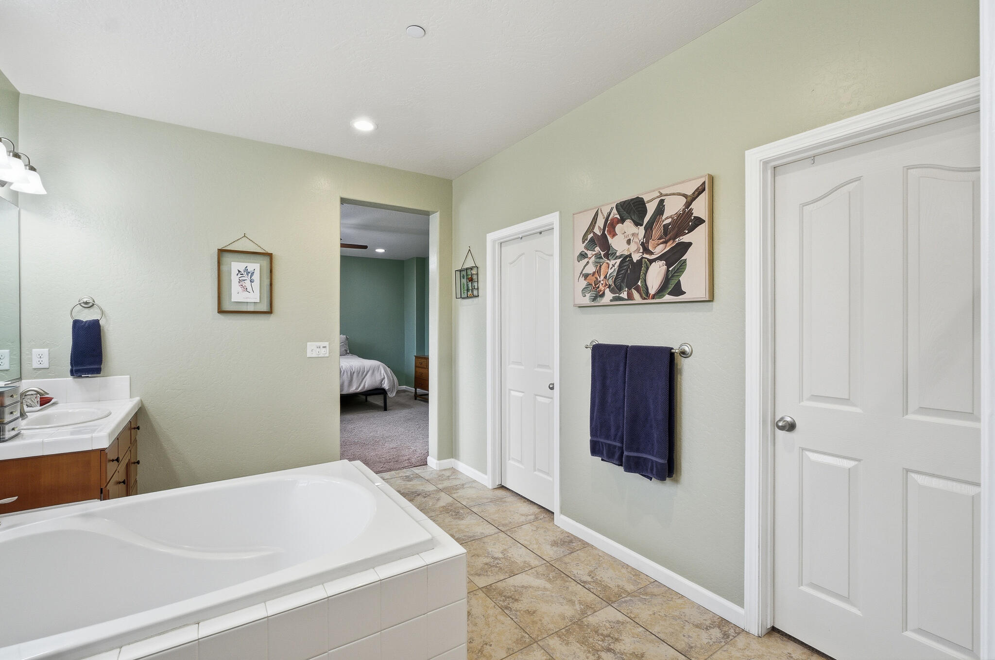 2539 W Allen Ave, Visalia, CA 93291