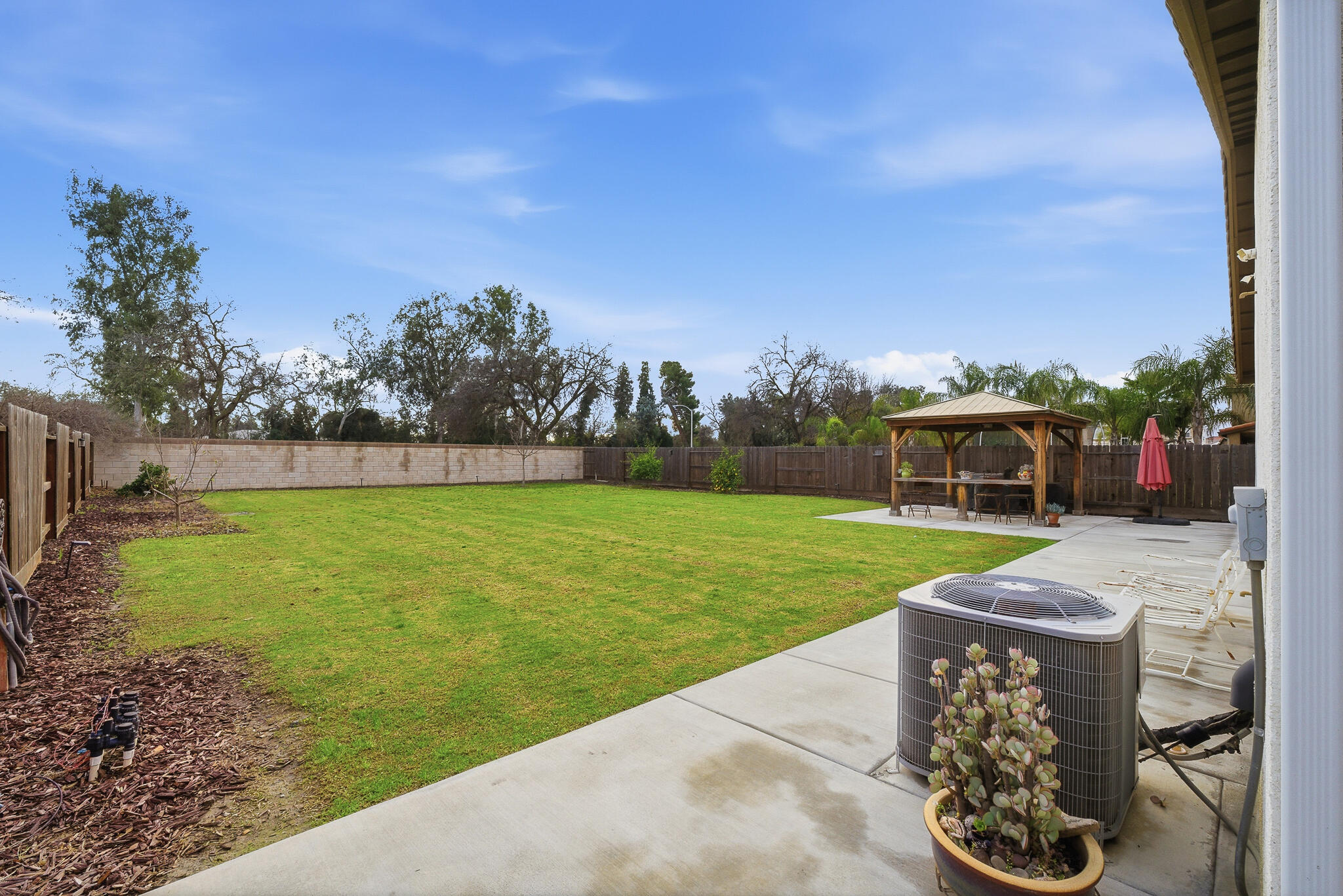 2539 W Allen Ave, Visalia, CA 93291