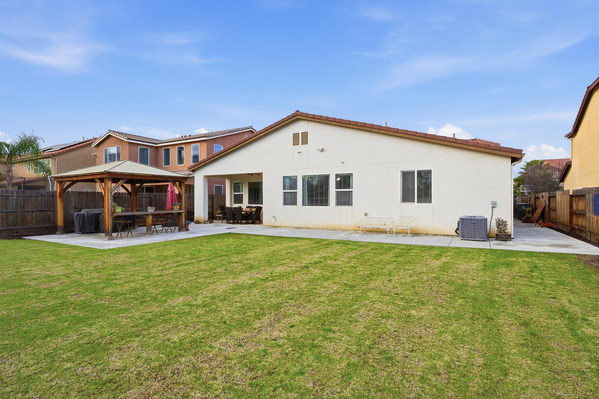 2539 W Allen Ave, Visalia, CA 93291