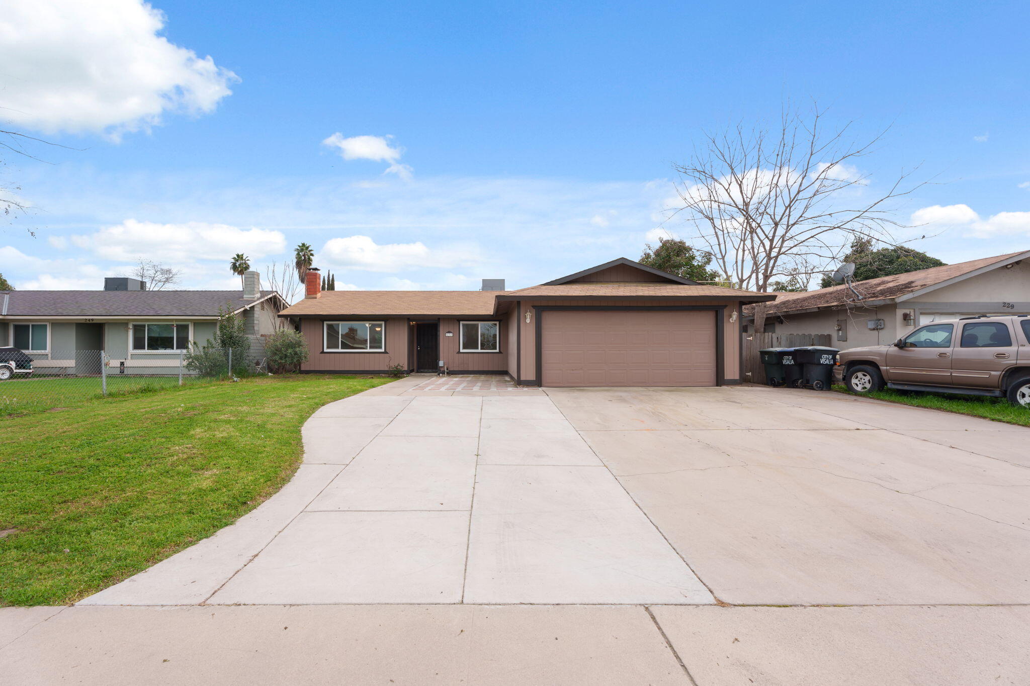 237 E Modoc Ave, Visalia, CA 93291