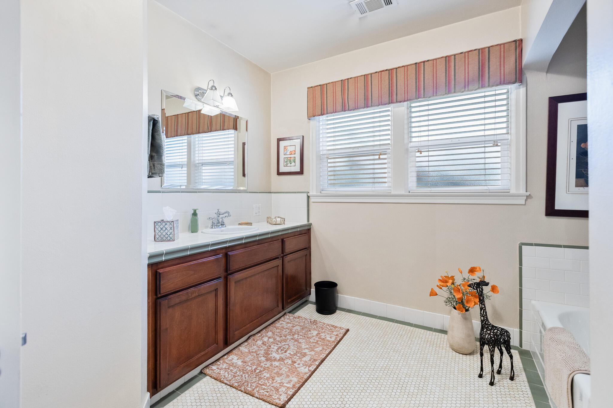 407 N Todd St, Visalia, CA 93291