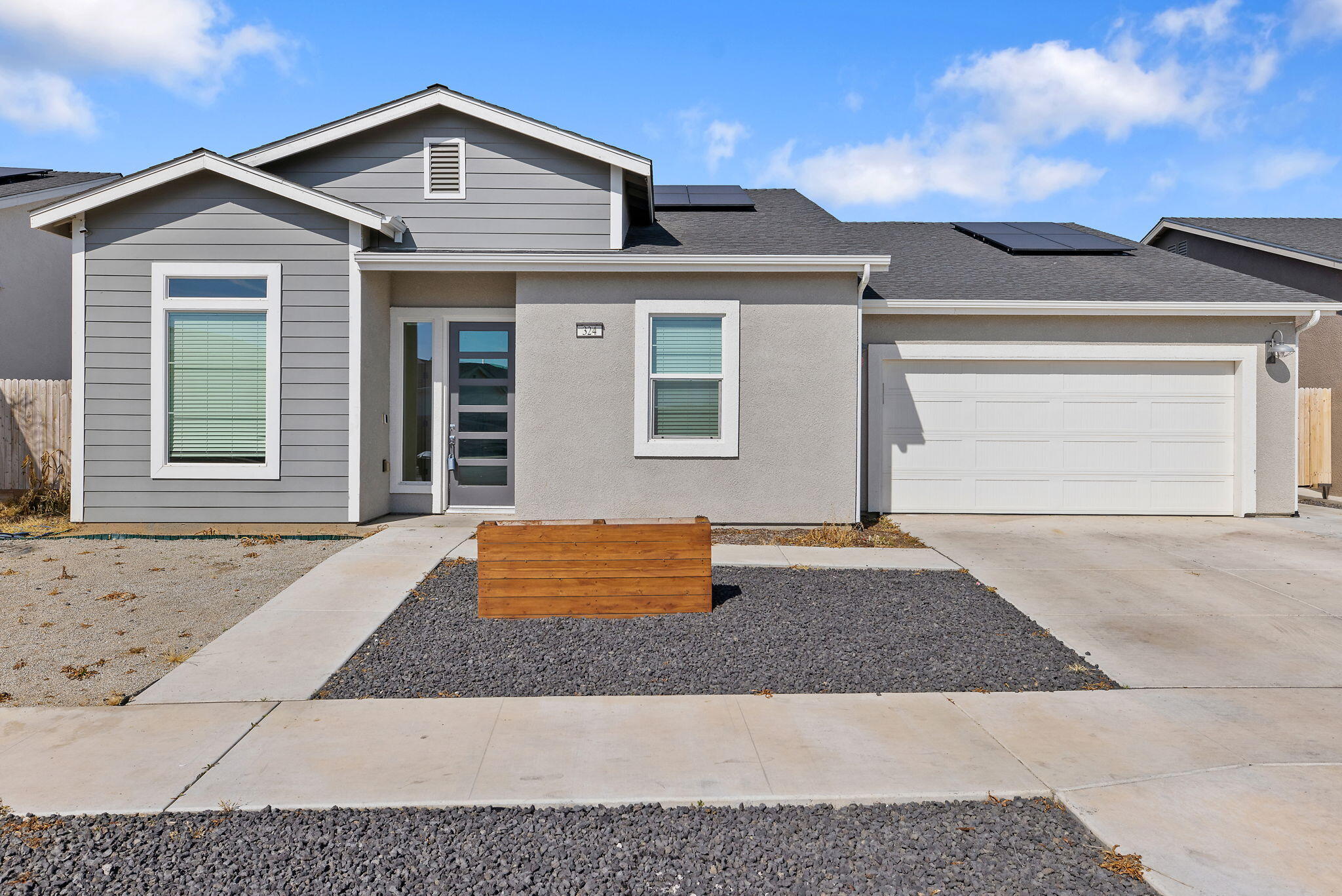 324 E Newton Ave, Visalia, CA 93291