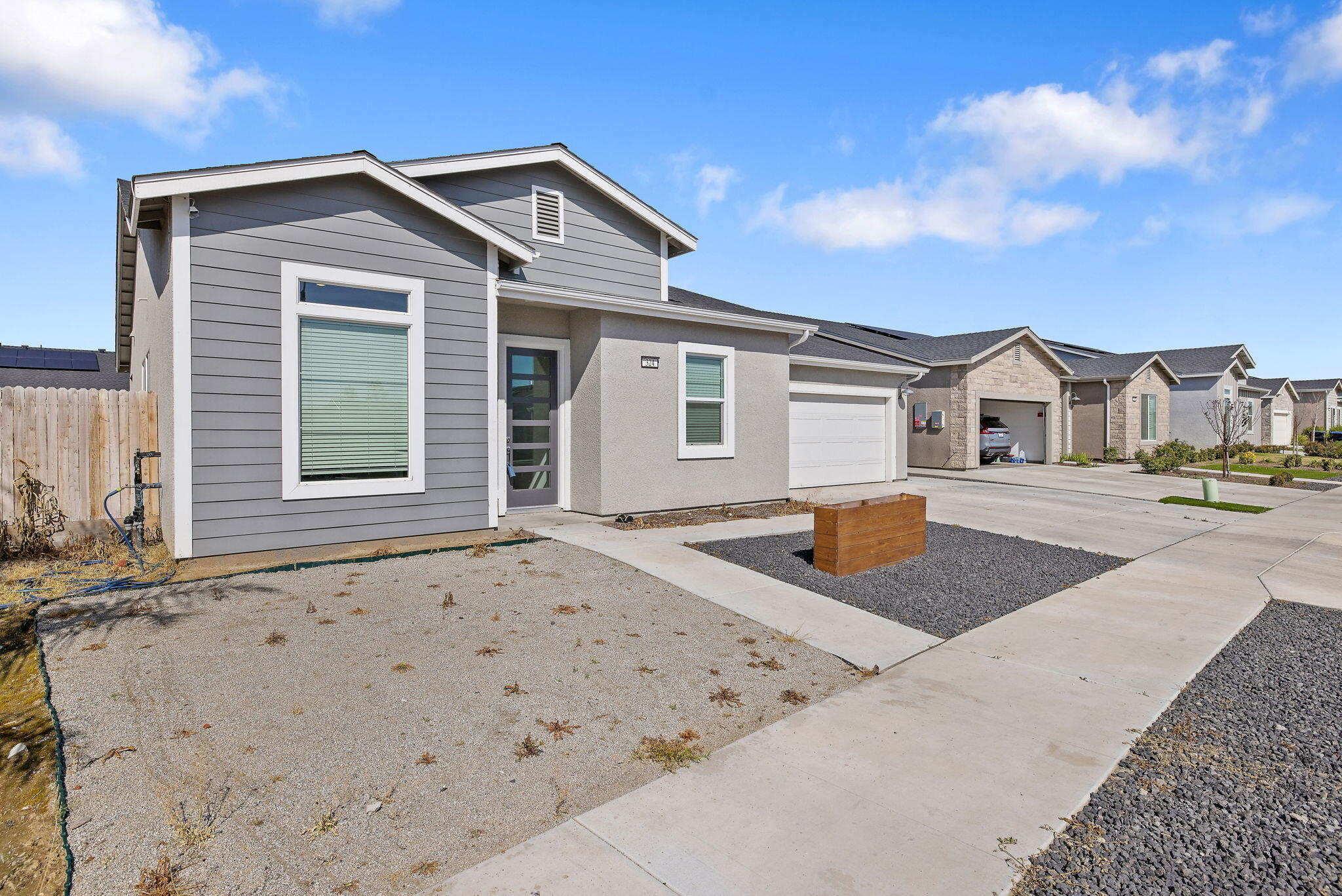 324 E Newton Ave, Visalia, CA 93291