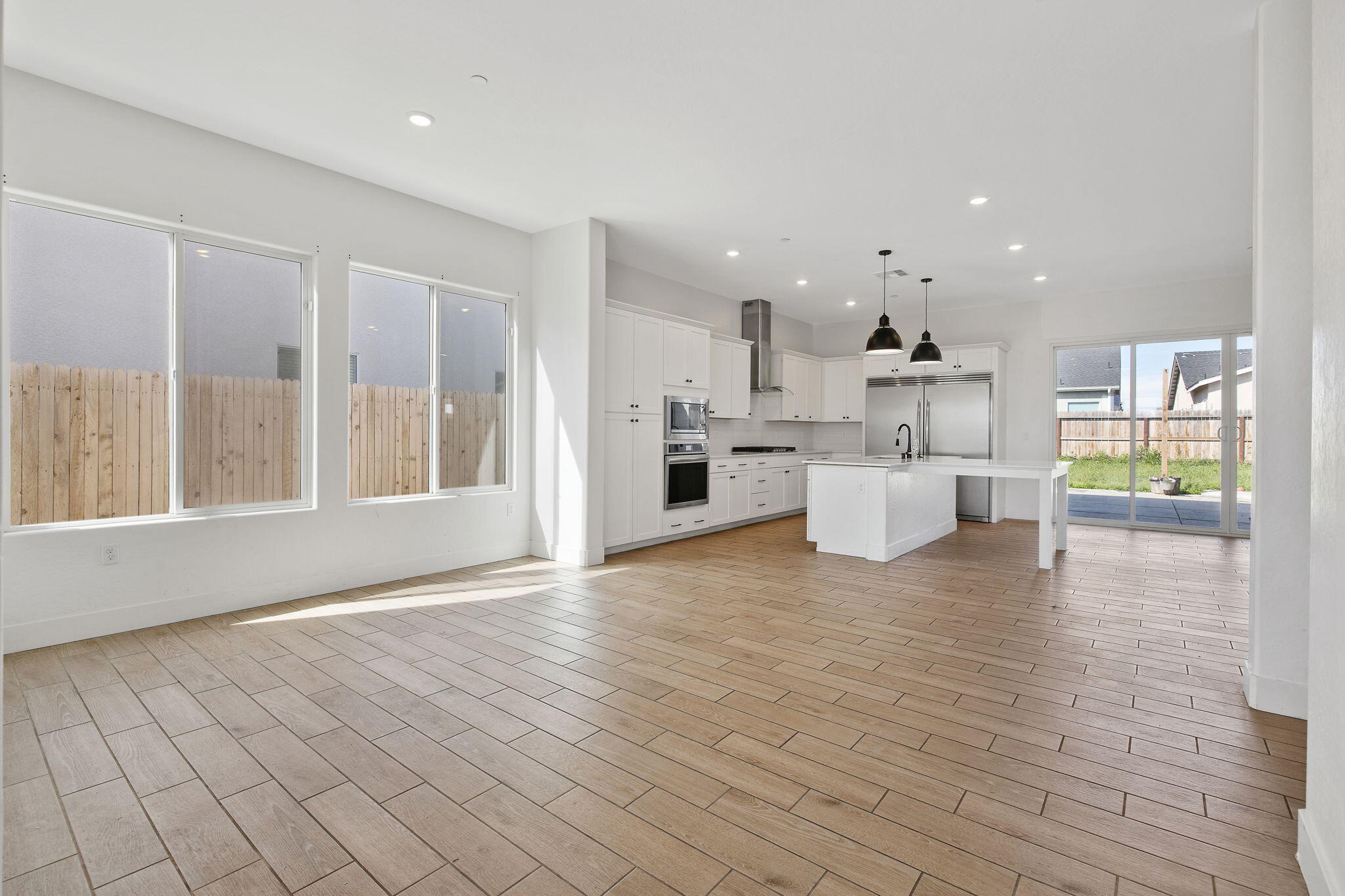 324 E Newton Ave, Visalia, CA 93291