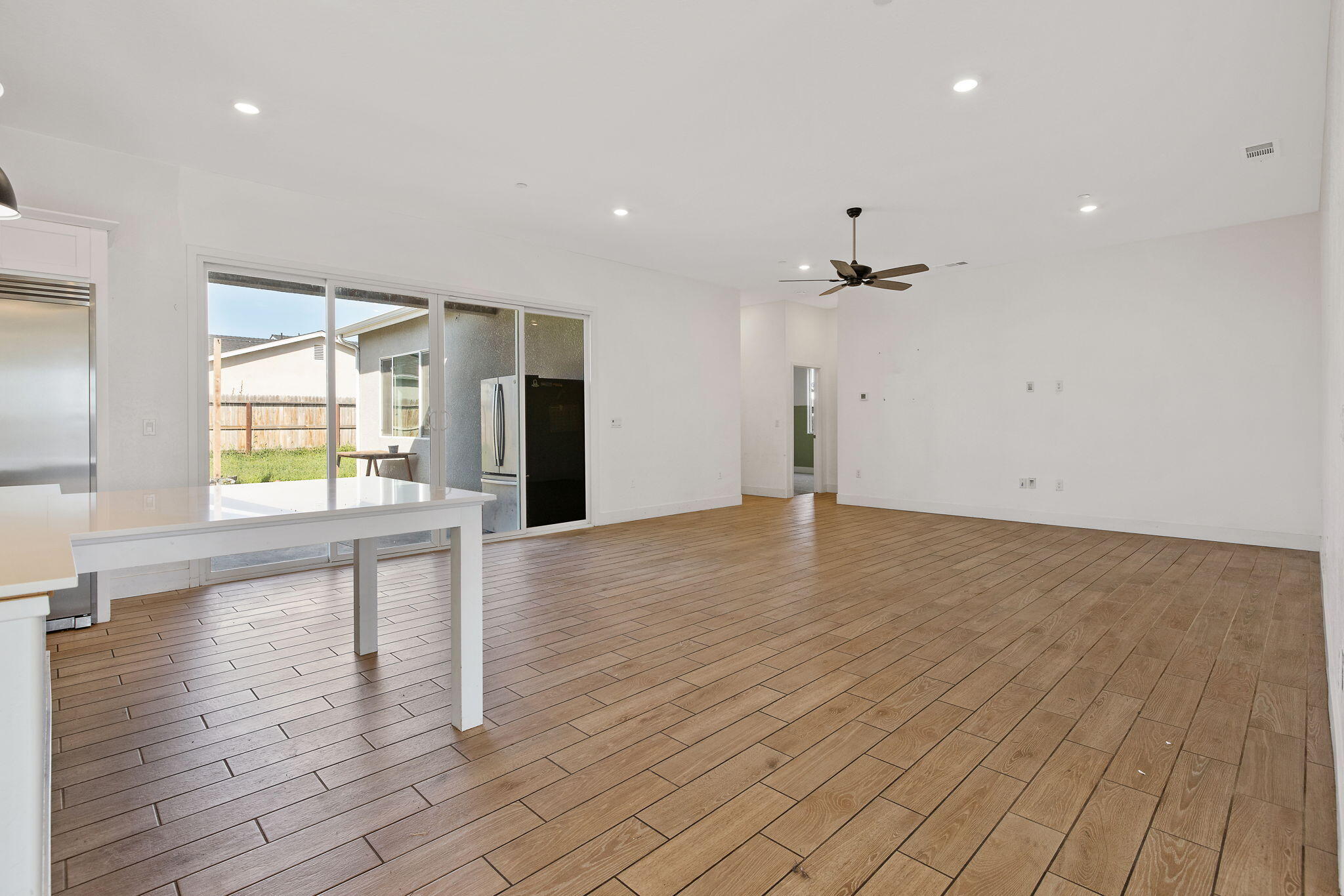 324 E Newton Ave, Visalia, CA 93291