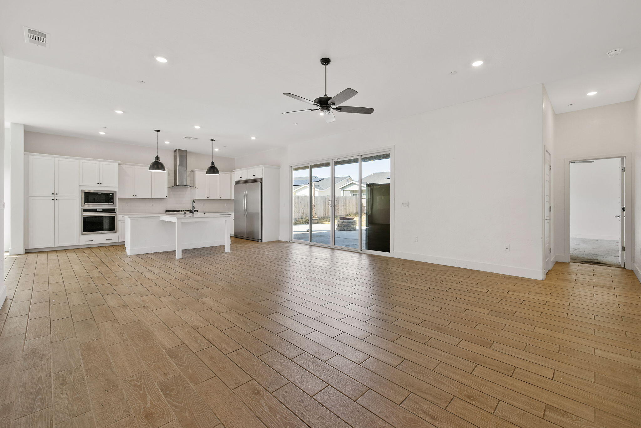 324 E Newton Ave, Visalia, CA 93291