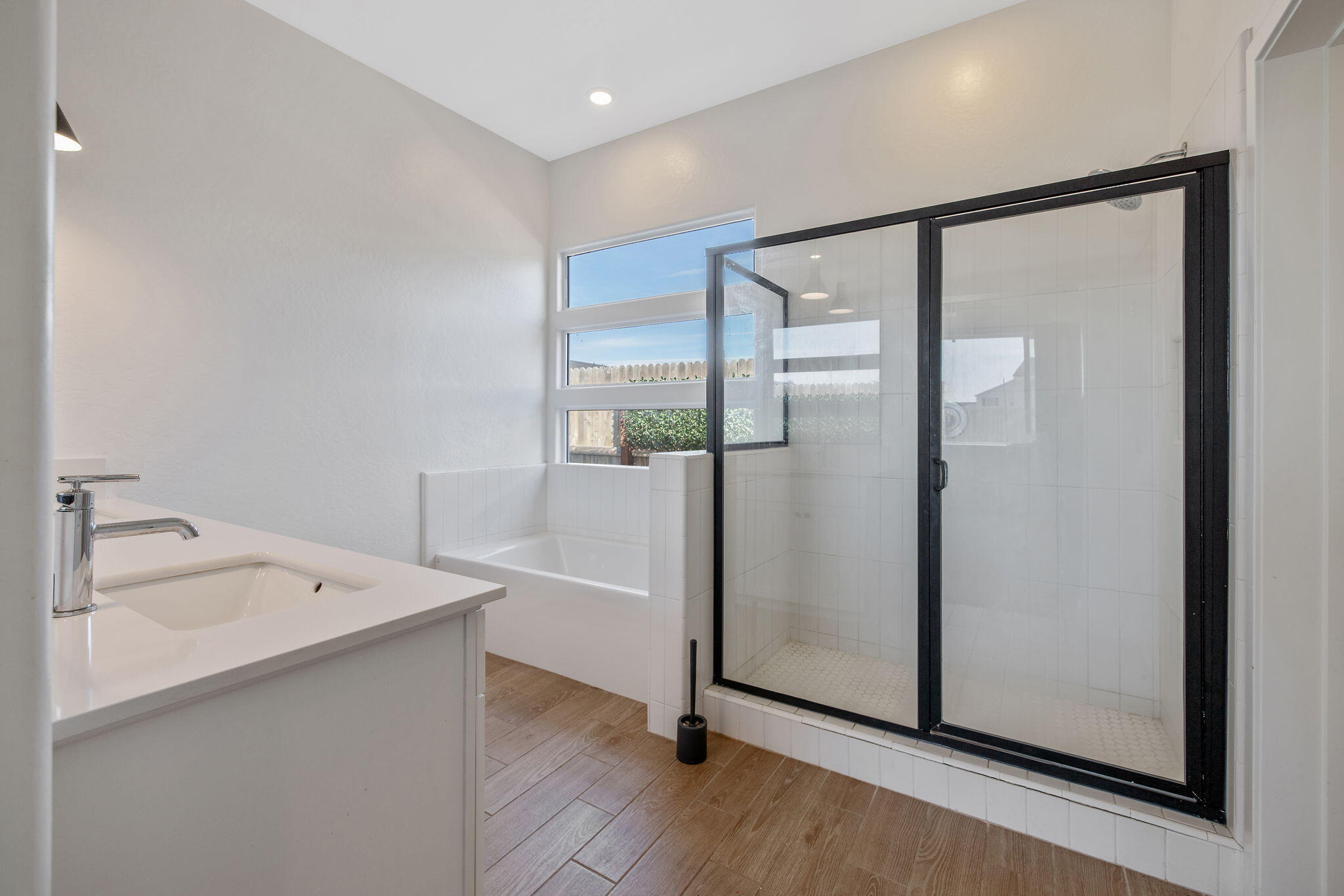 324 E Newton Ave, Visalia, CA 93291