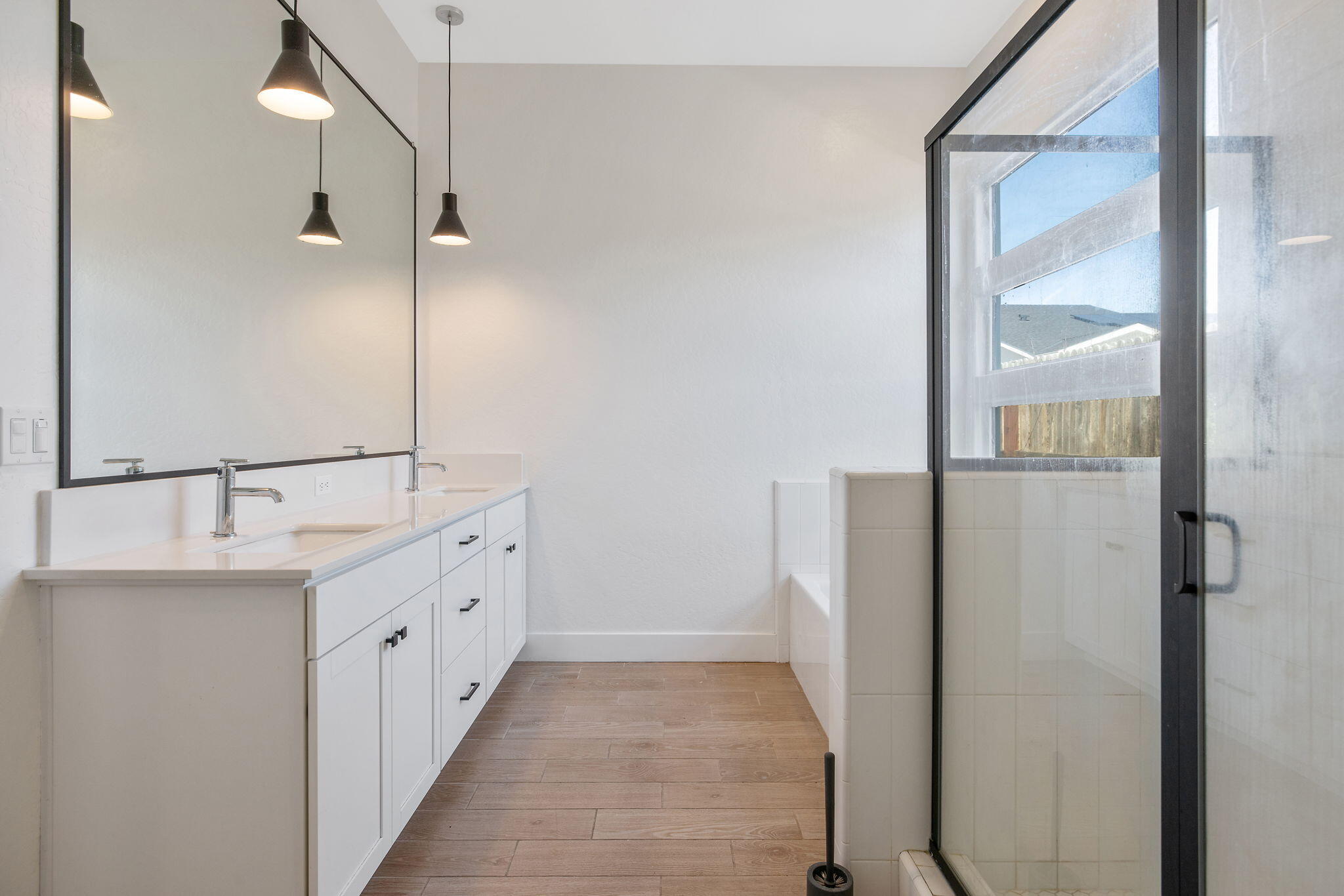 324 E Newton Ave, Visalia, CA 93291