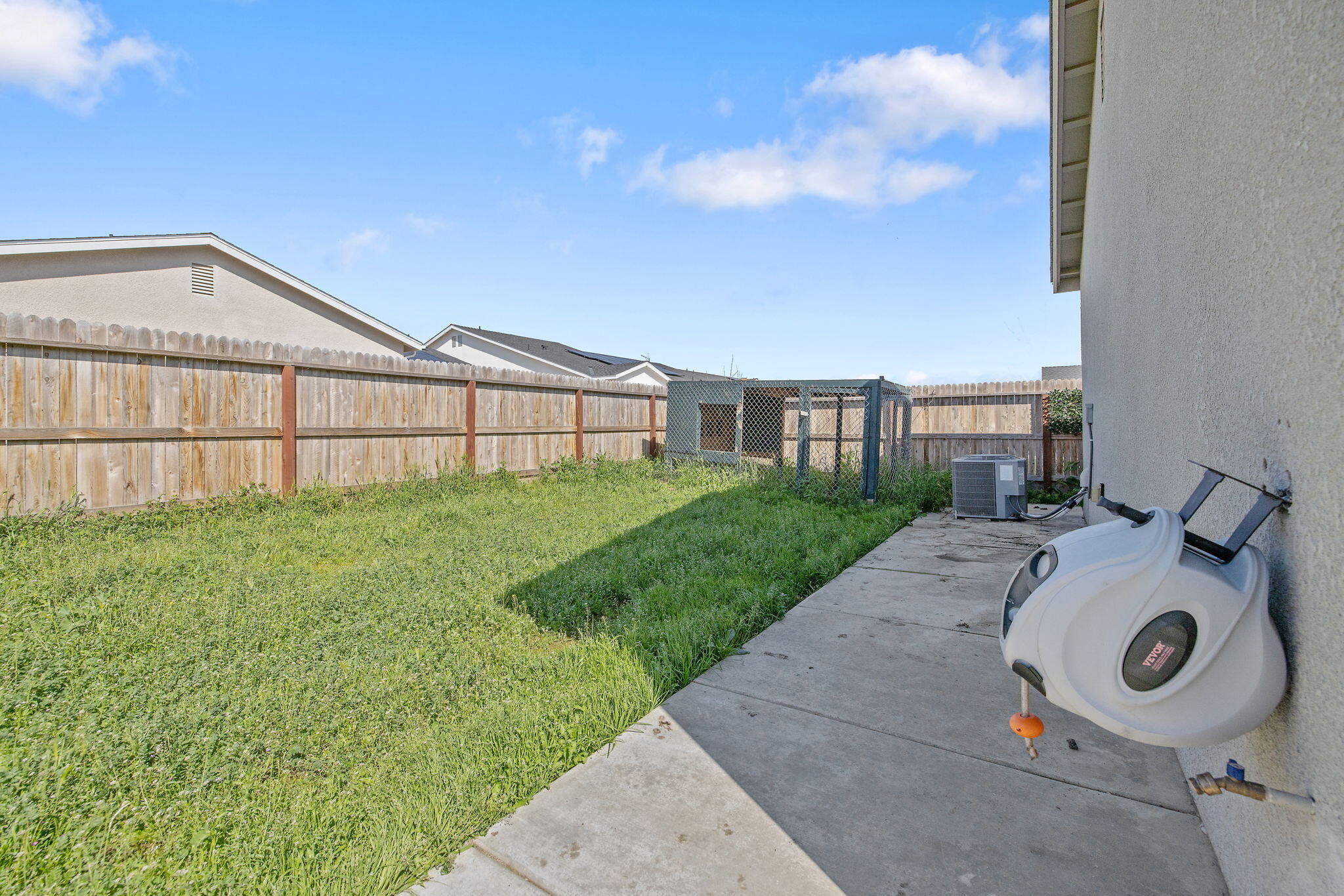 324 E Newton Ave, Visalia, CA 93291