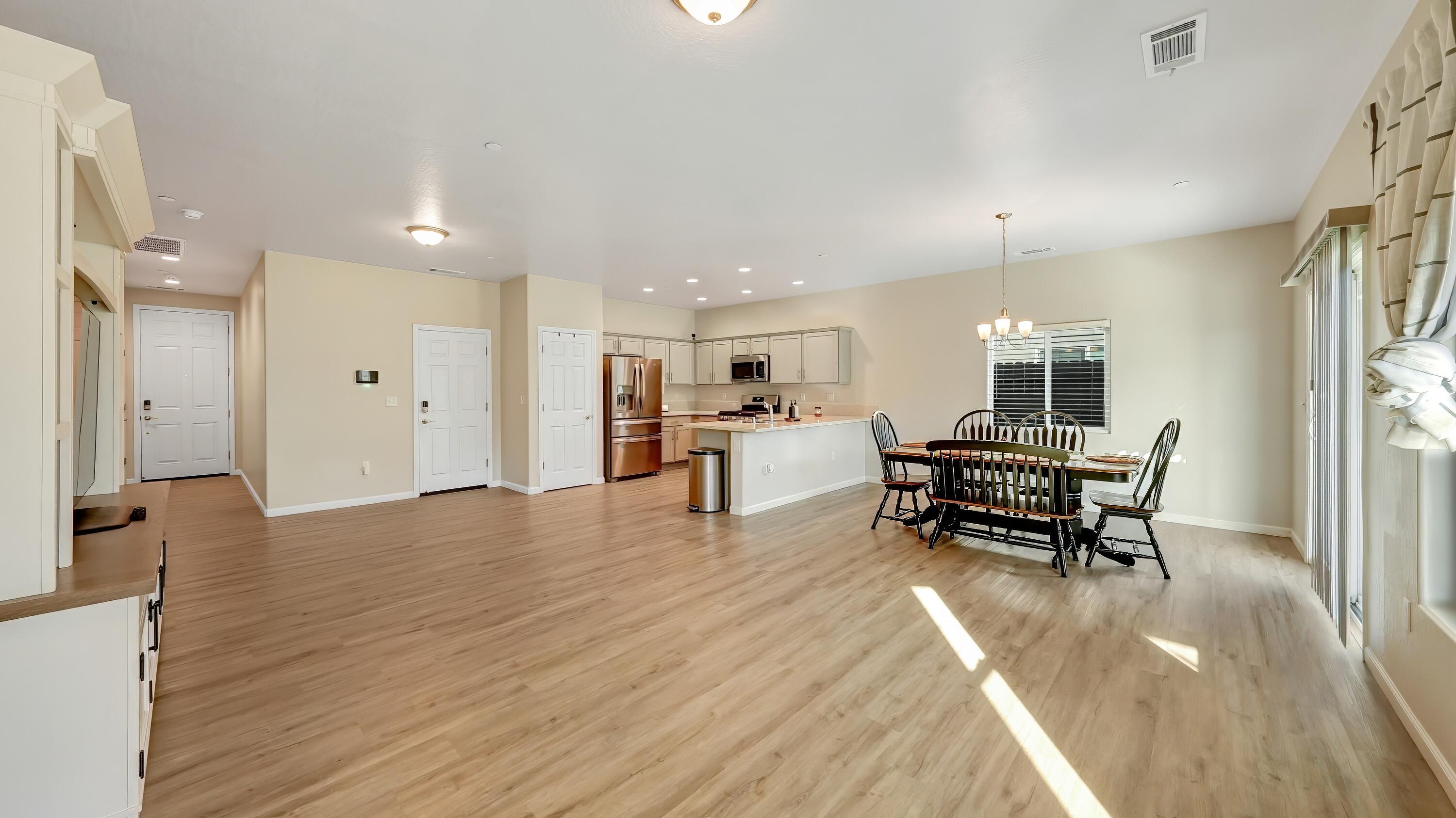 13713 Crocus Way, Armona, CA 93202