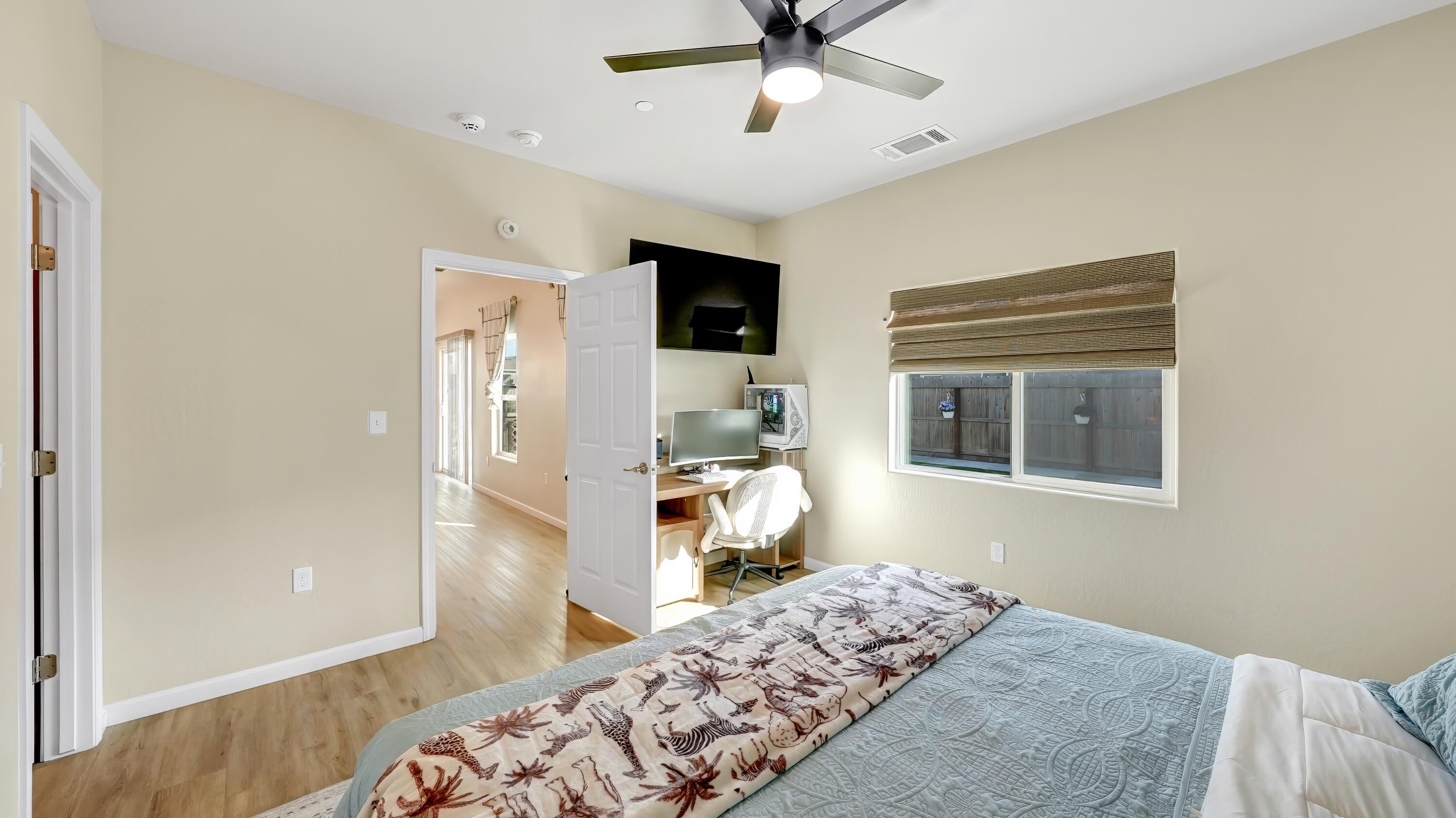 13713 Crocus Way, Armona, CA 93202