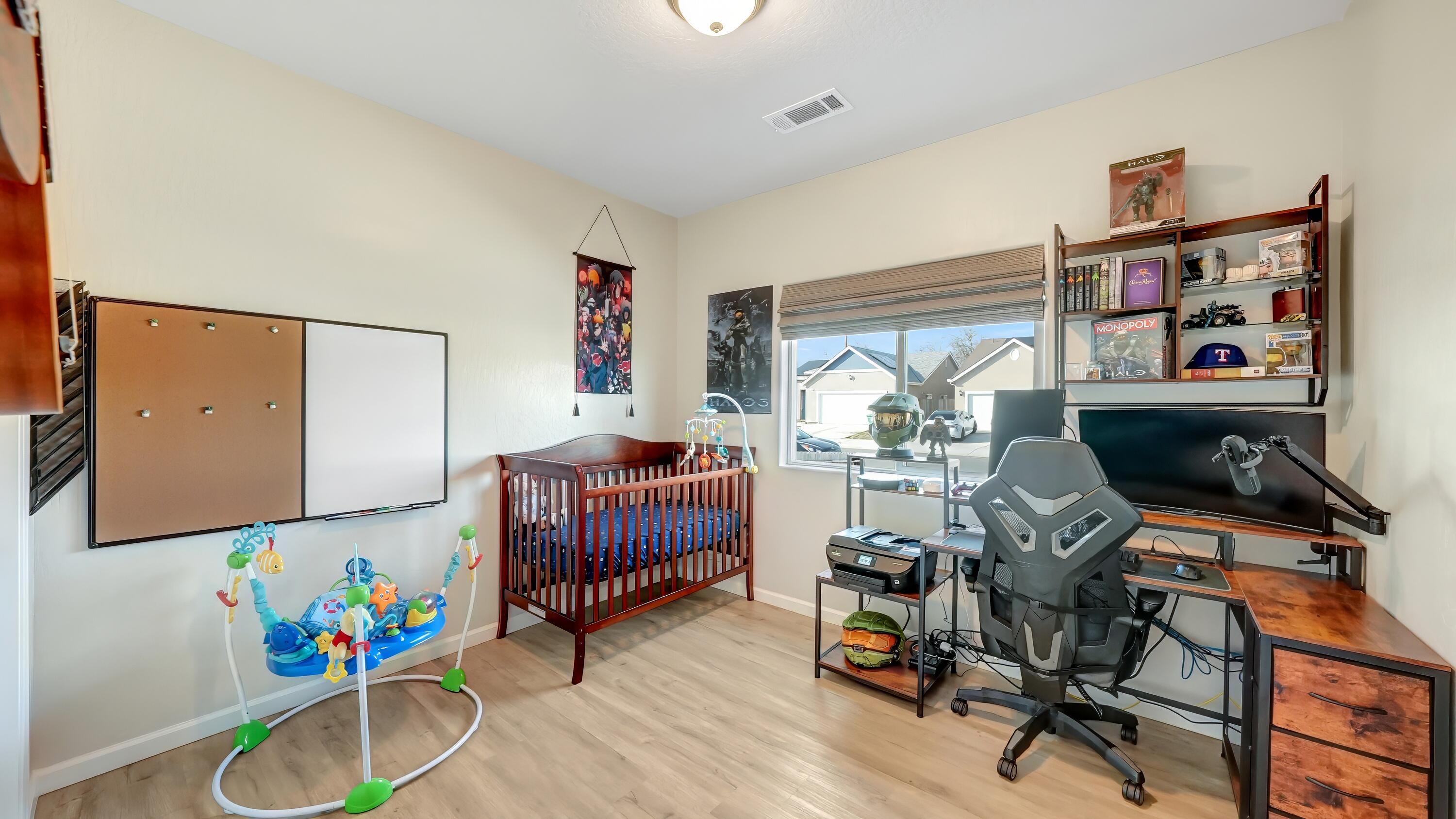 13713 Crocus Way, Armona, CA 93202