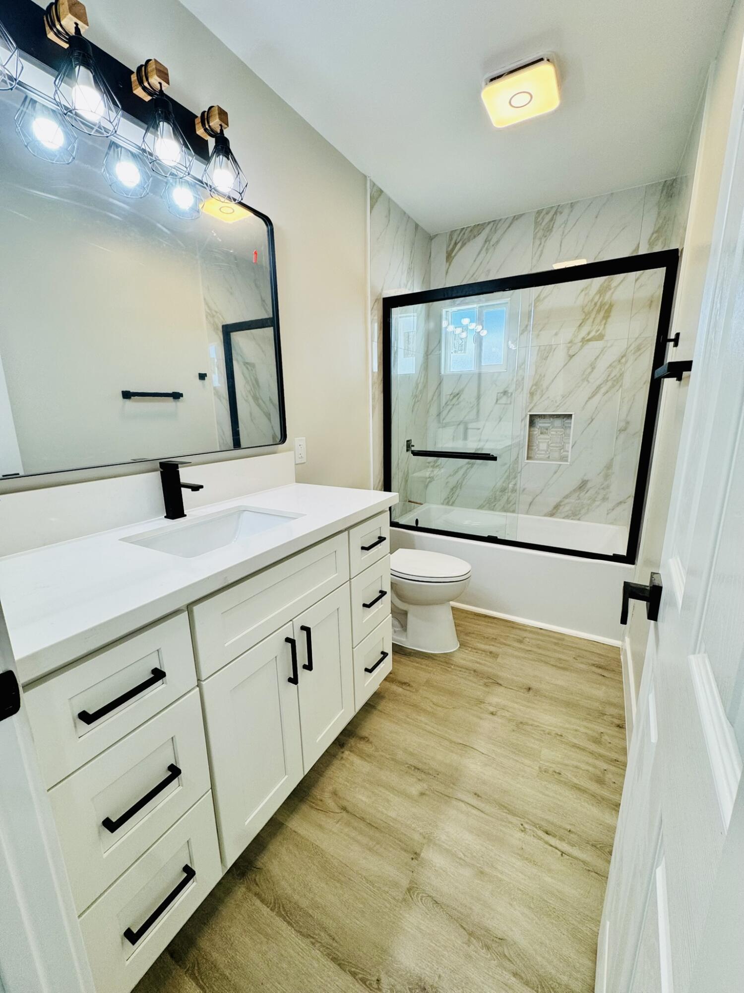 1804 Hodges Ave, Bakersfield, CA 93304