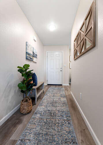 7008 Oriole Ave, Visalia, CA 93291