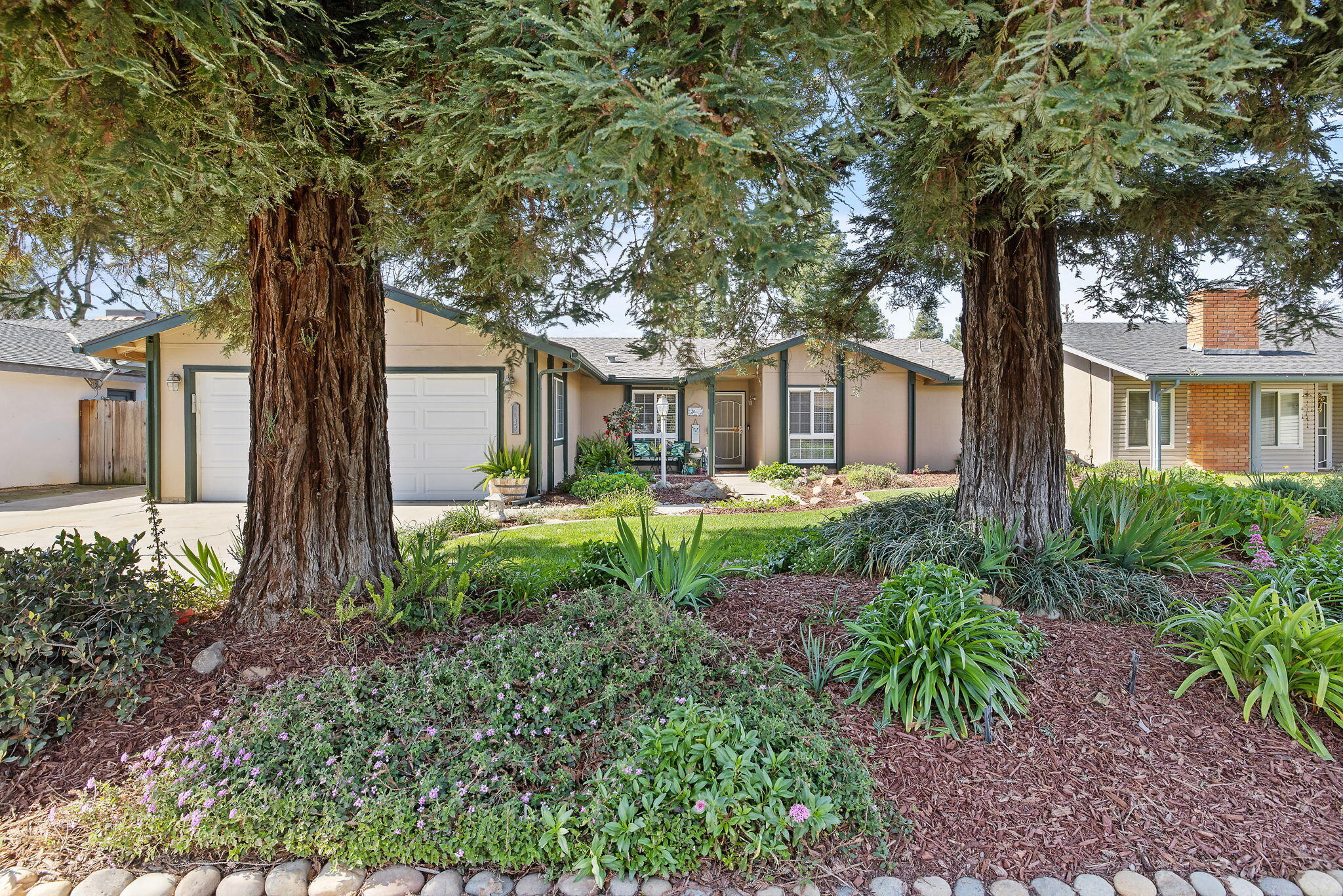 1127 S Noyes St, Visalia, CA 93277