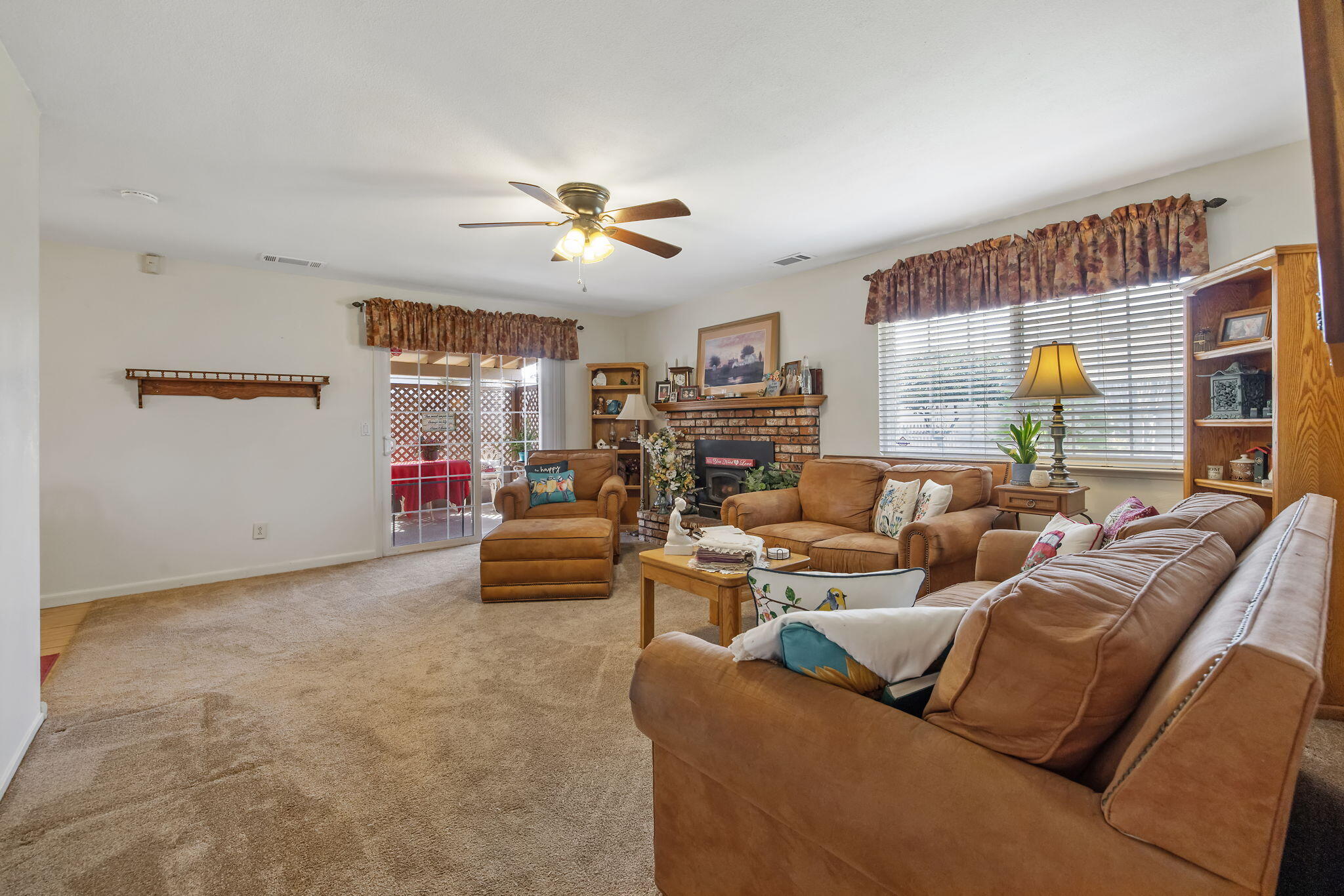 1127 S Noyes St, Visalia, CA 93277