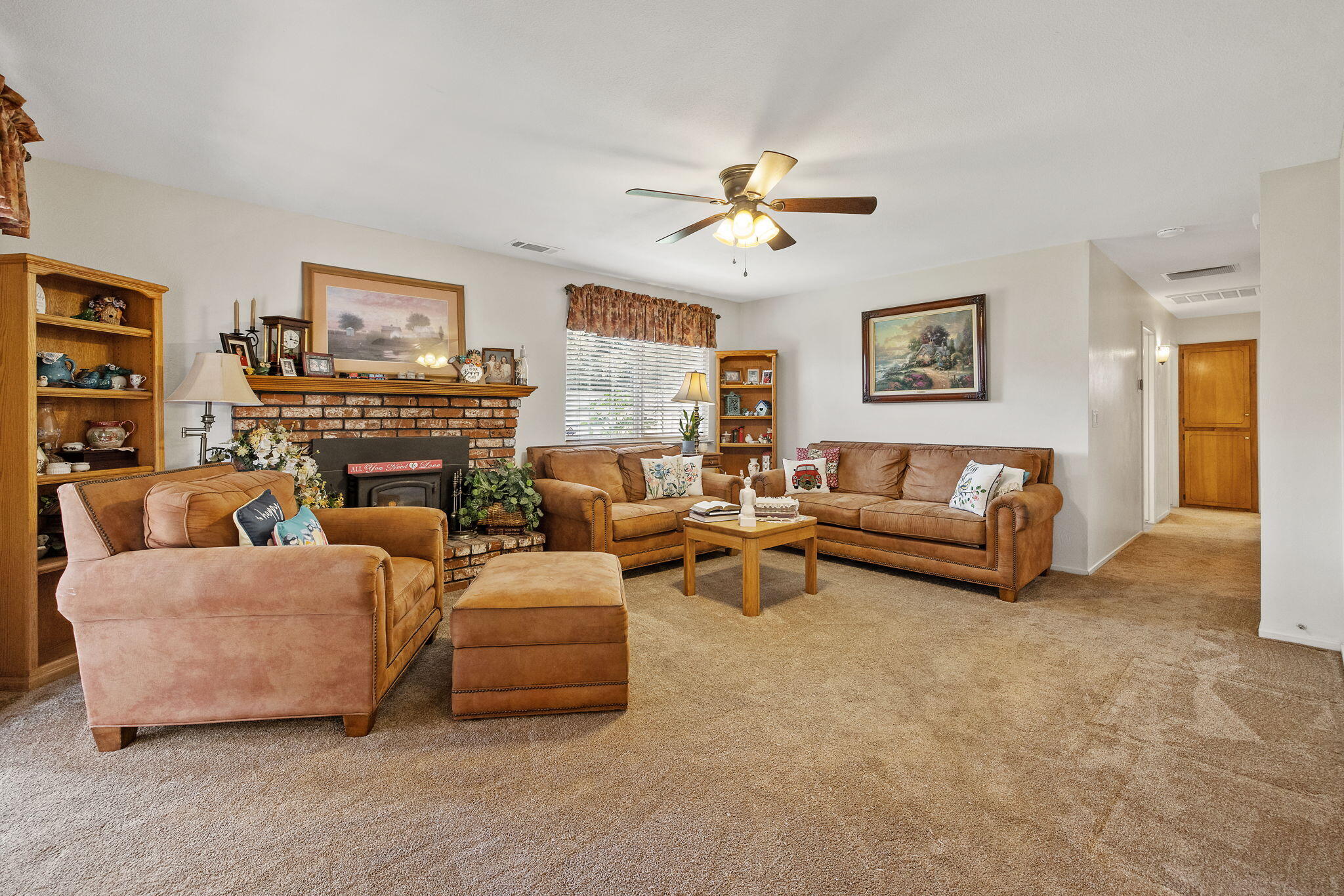 1127 S Noyes St, Visalia, CA 93277