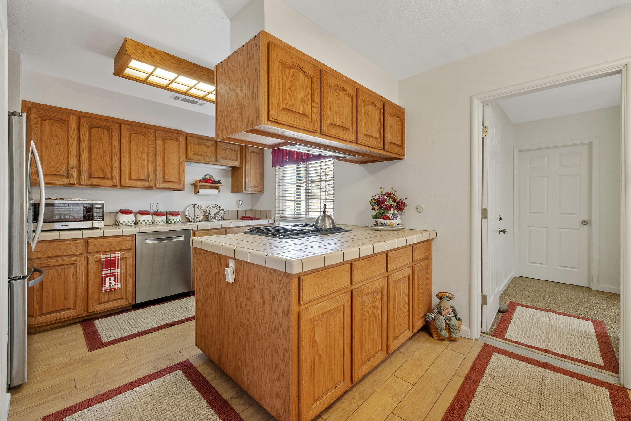 1127 S Noyes St, Visalia, CA 93277