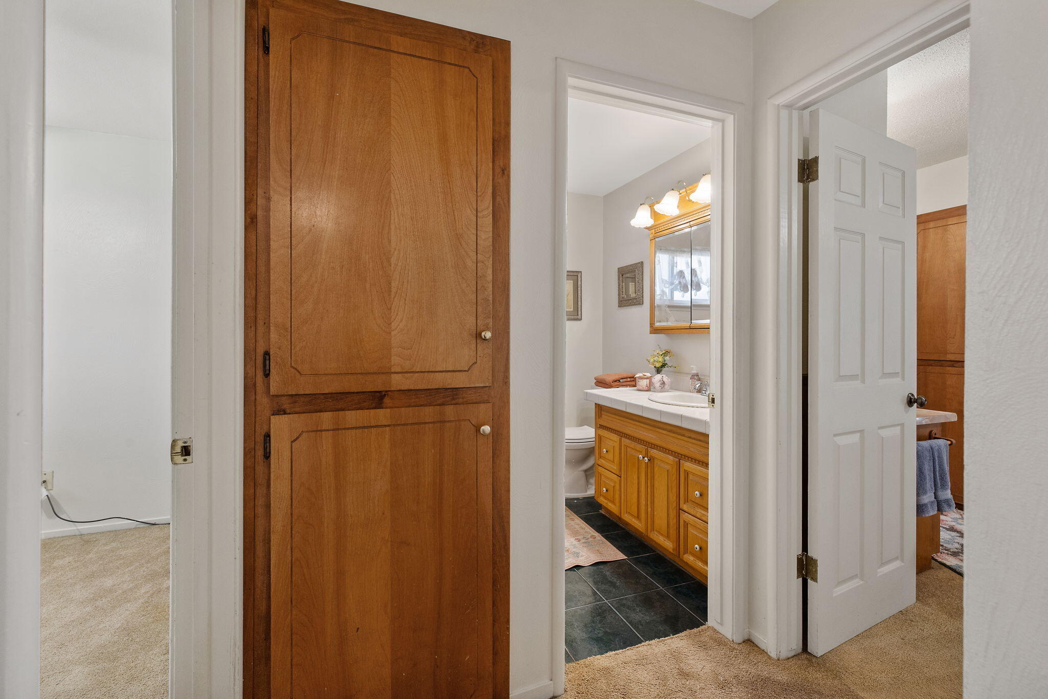 1127 S Noyes St, Visalia, CA 93277