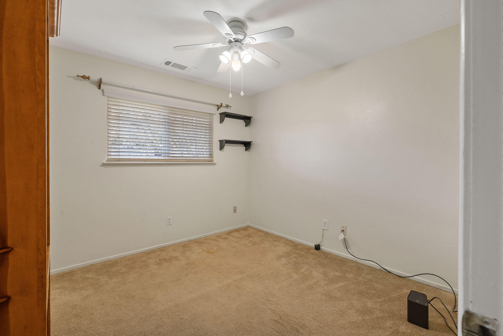 1127 S Noyes St, Visalia, CA 93277