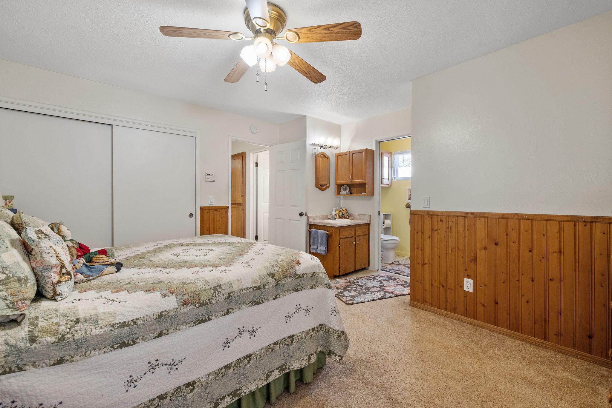 1127 S Noyes St, Visalia, CA 93277