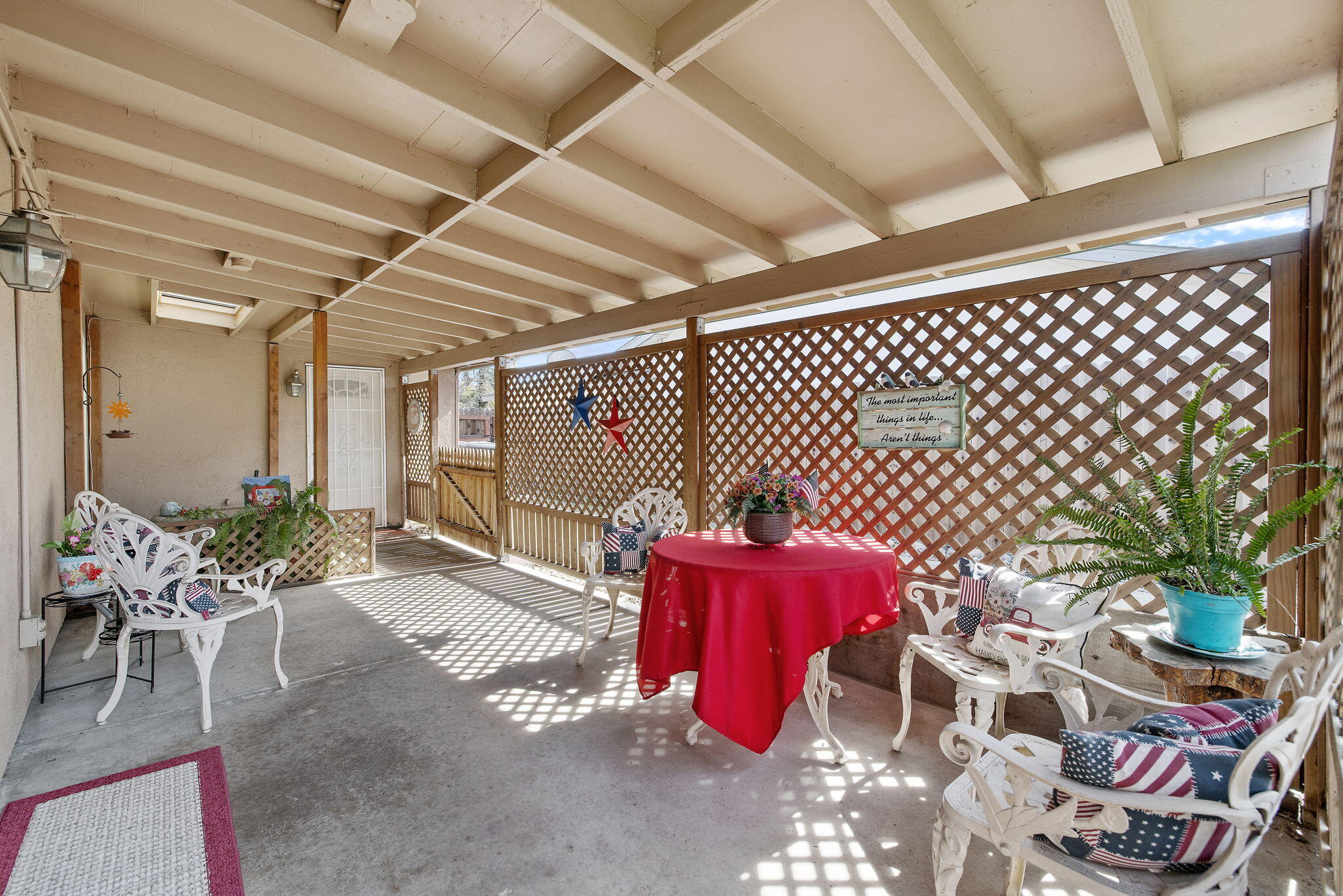 1127 S Noyes St, Visalia, CA 93277