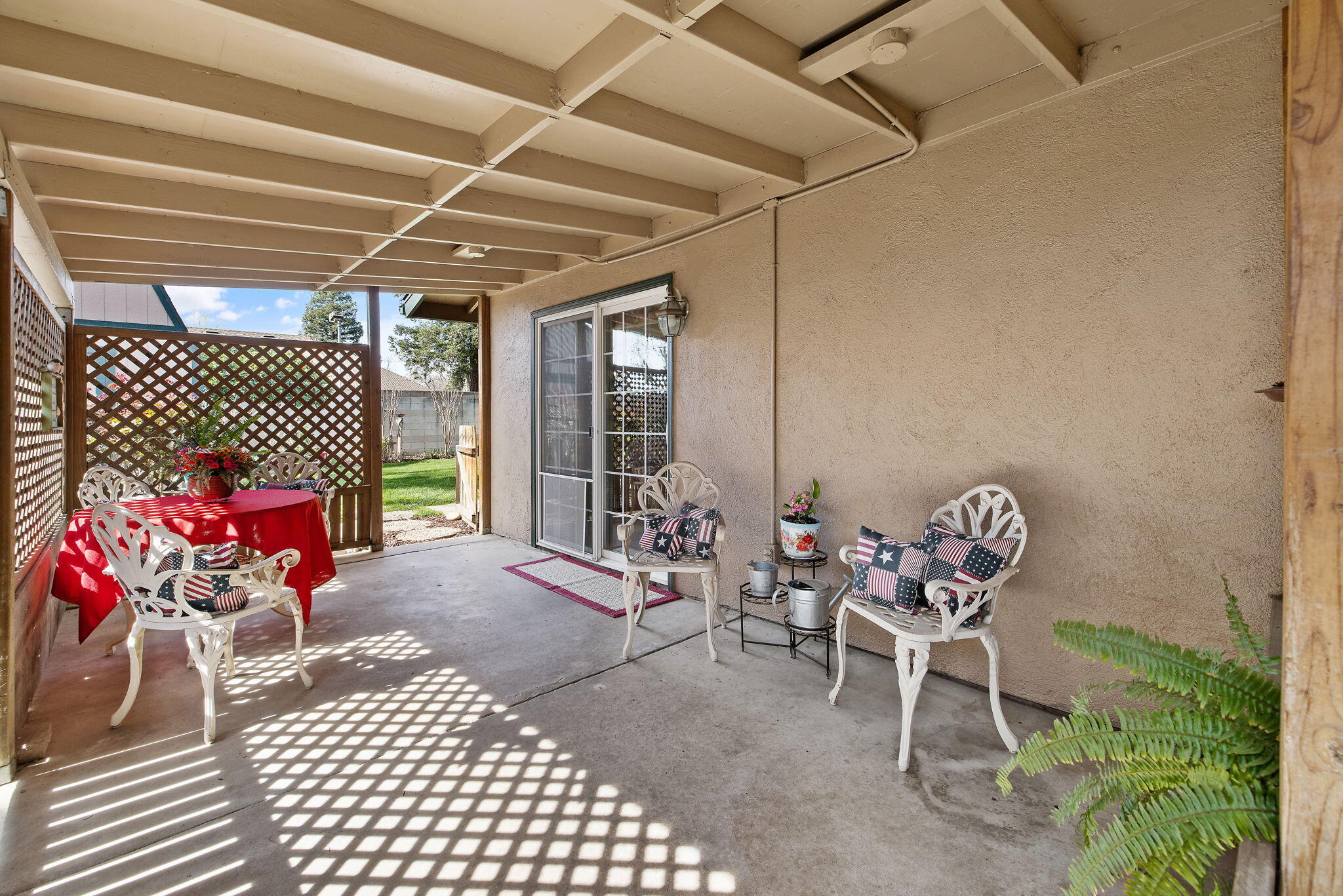 1127 S Noyes St, Visalia, CA 93277