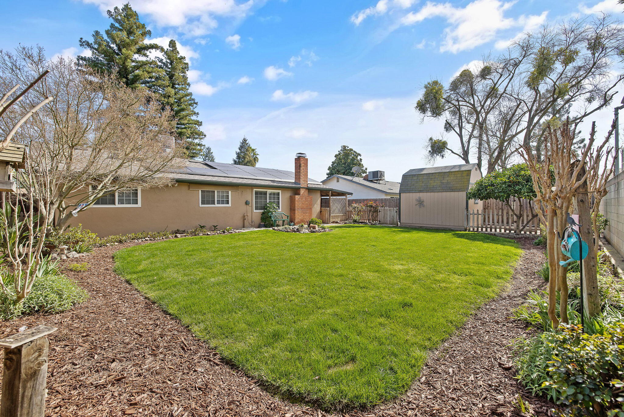 1127 S Noyes St, Visalia, CA 93277