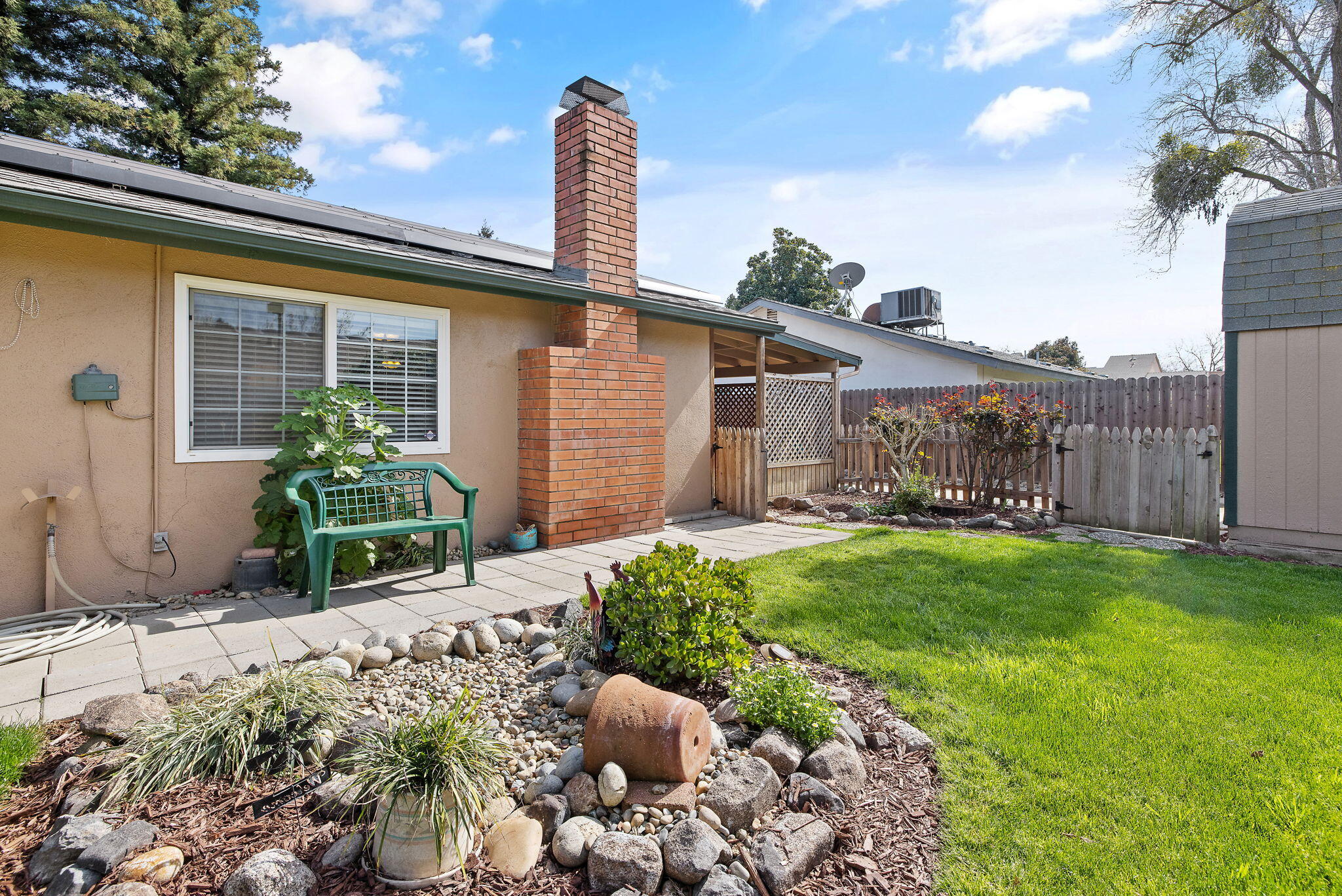 1127 S Noyes St, Visalia, CA 93277