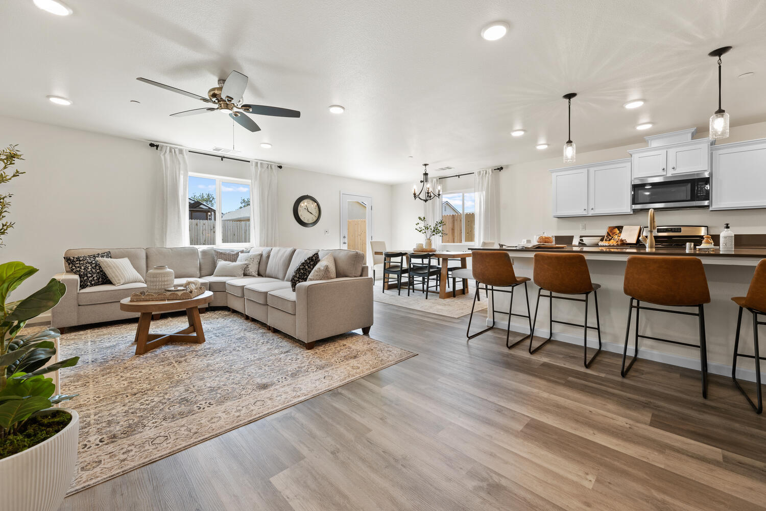 7144 Wren Ave, Visalia, CA 93291