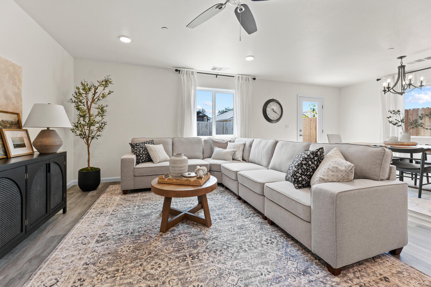 7144 Wren Ave, Visalia, CA 93291