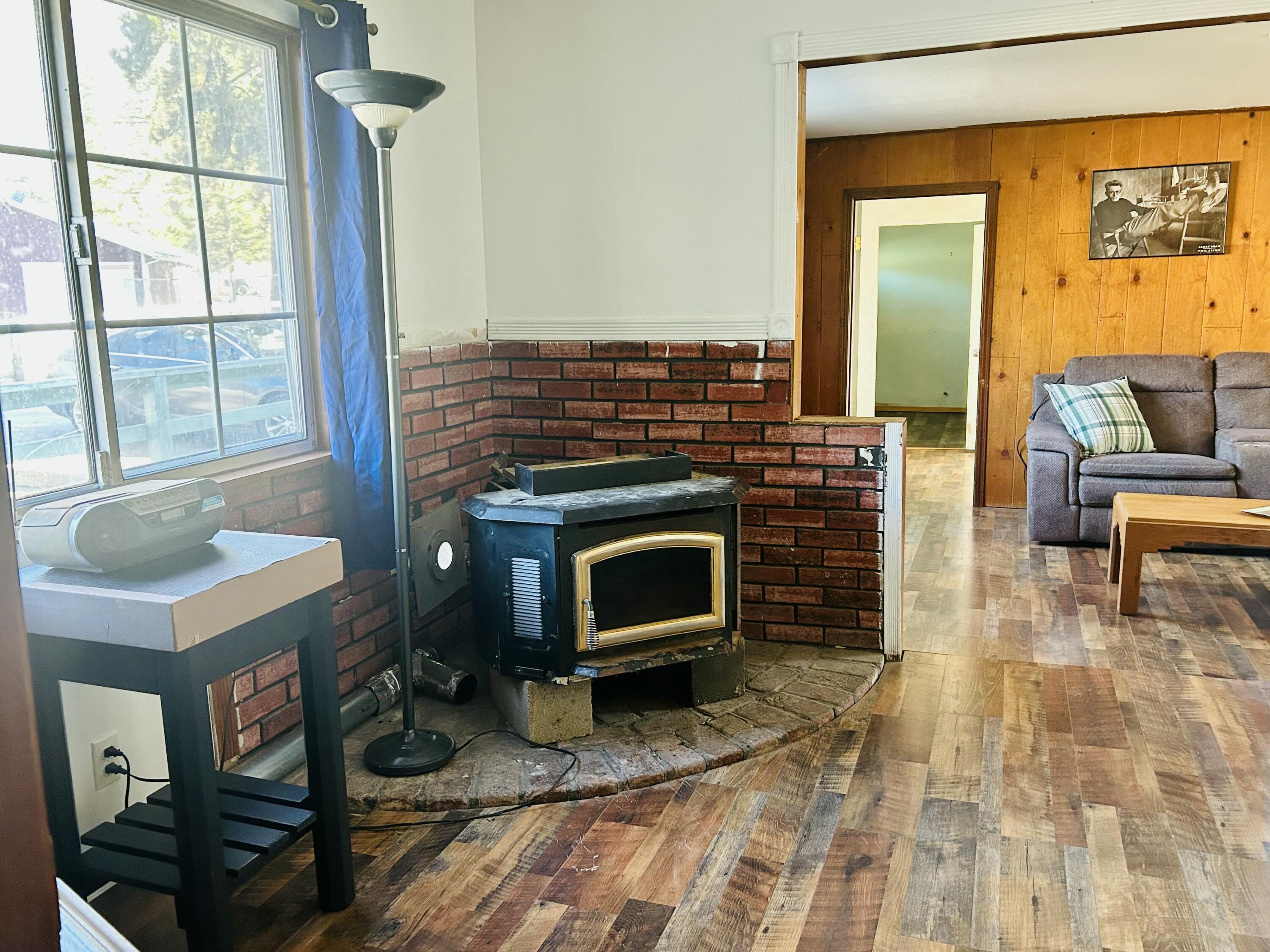 1005 Melody Ln, California Hot Springs, CA 93207