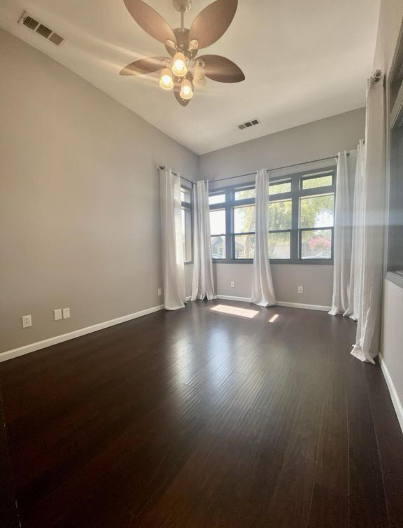 3700 W Crowley Ct, Visalia, CA 93291