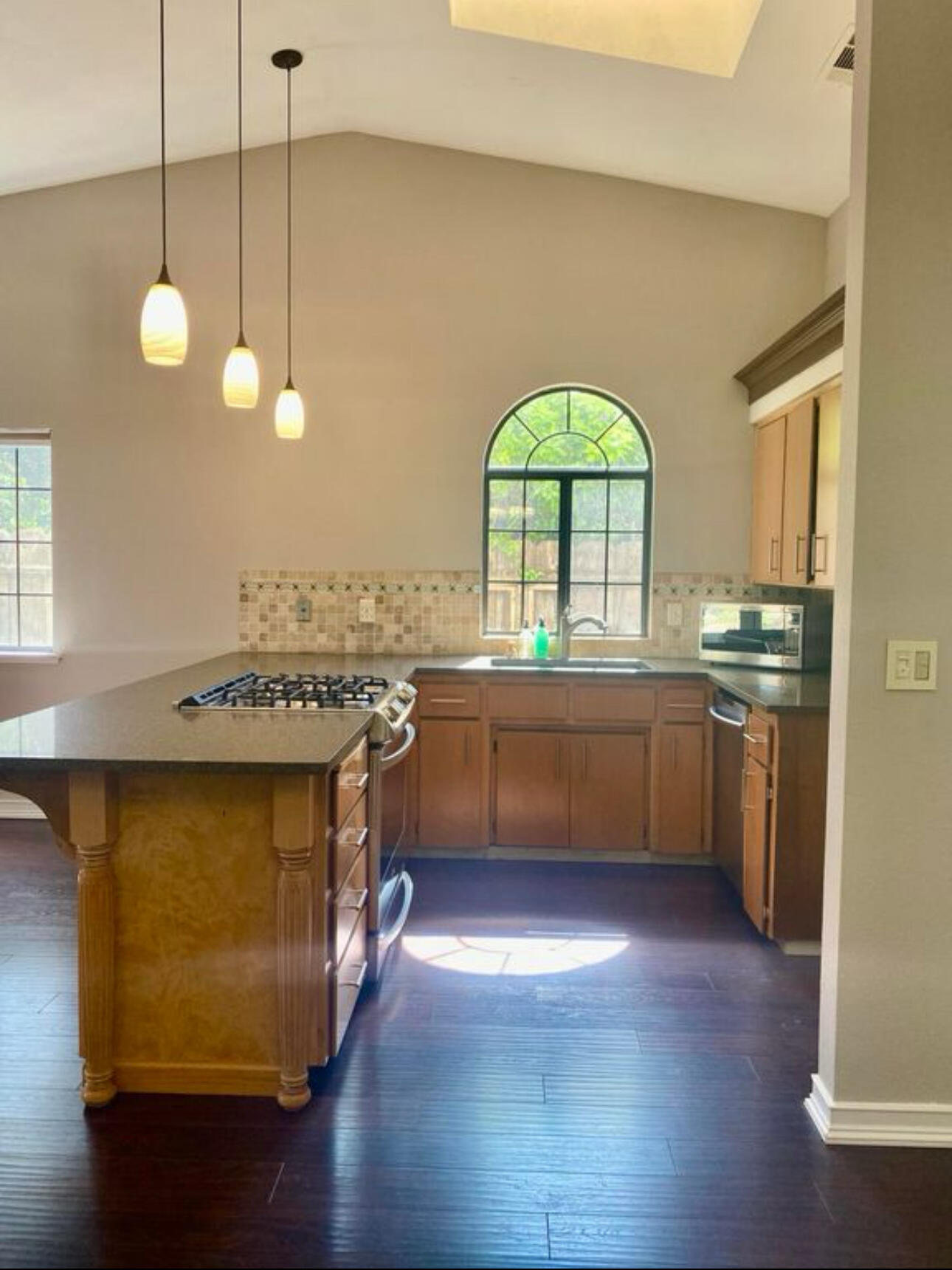 3700 W Crowley Ct, Visalia, CA 93291