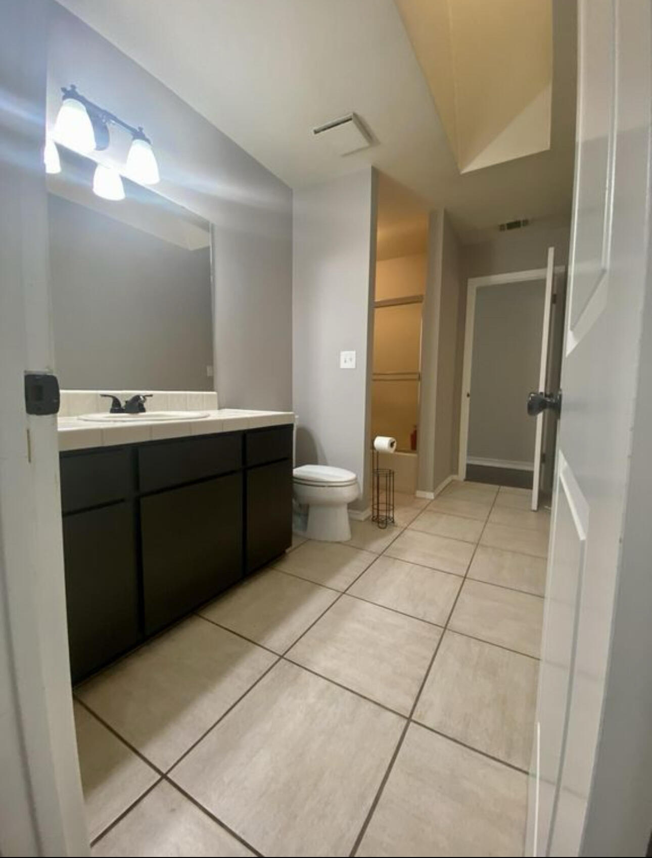 3700 W Crowley Ct, Visalia, CA 93291