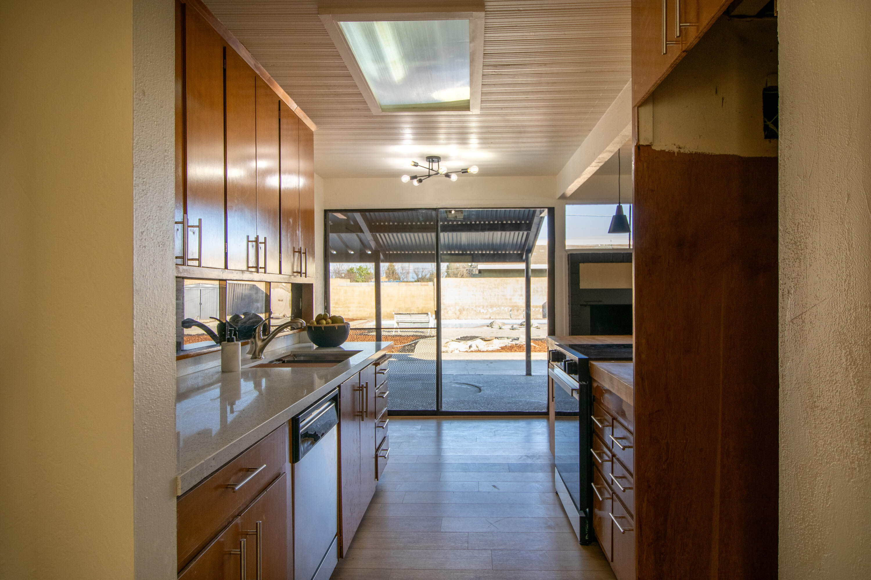 1812 S Bardo St, Visalia, CA 93277