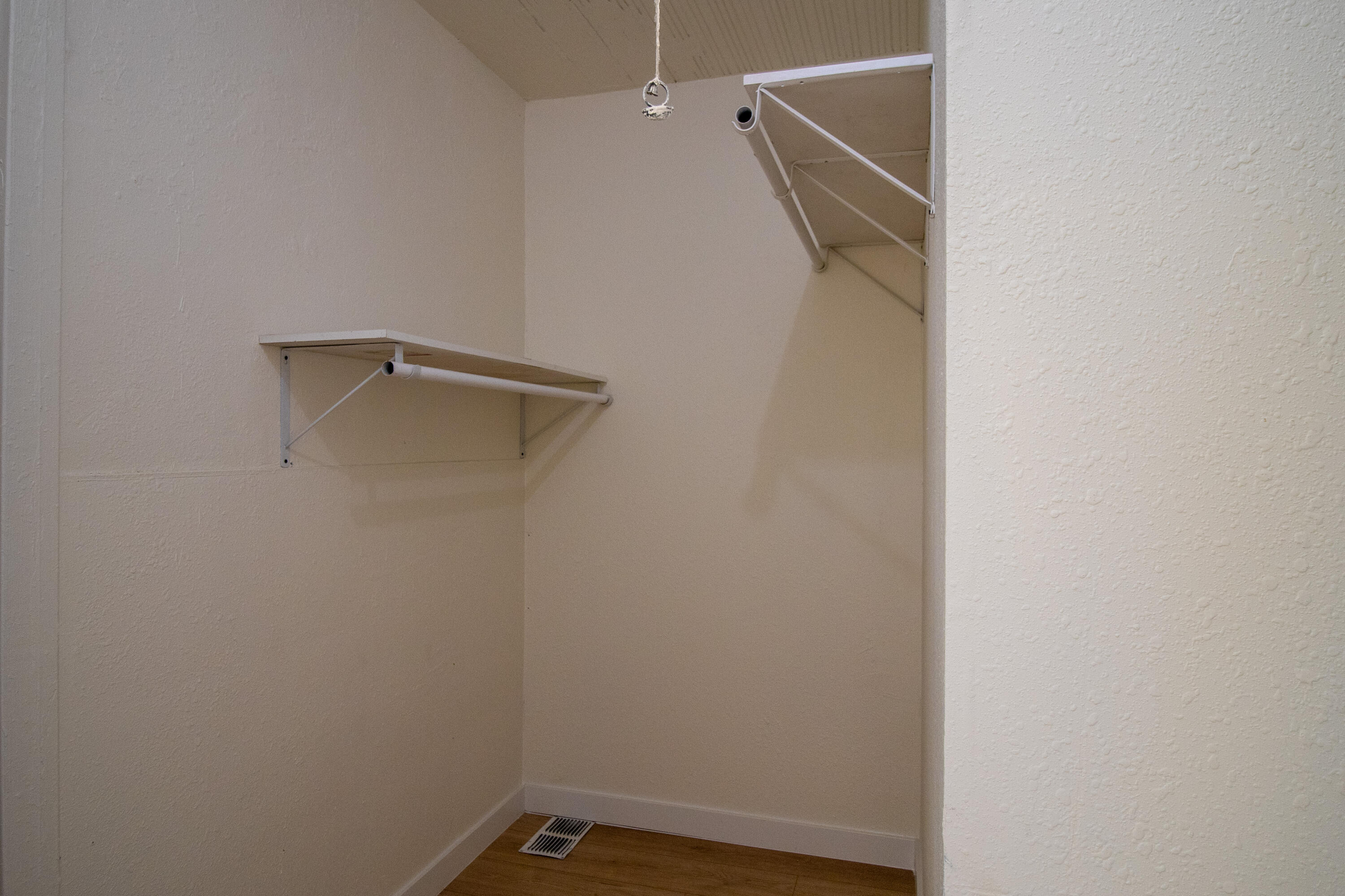 1812 S Bardo St, Visalia, CA 93277