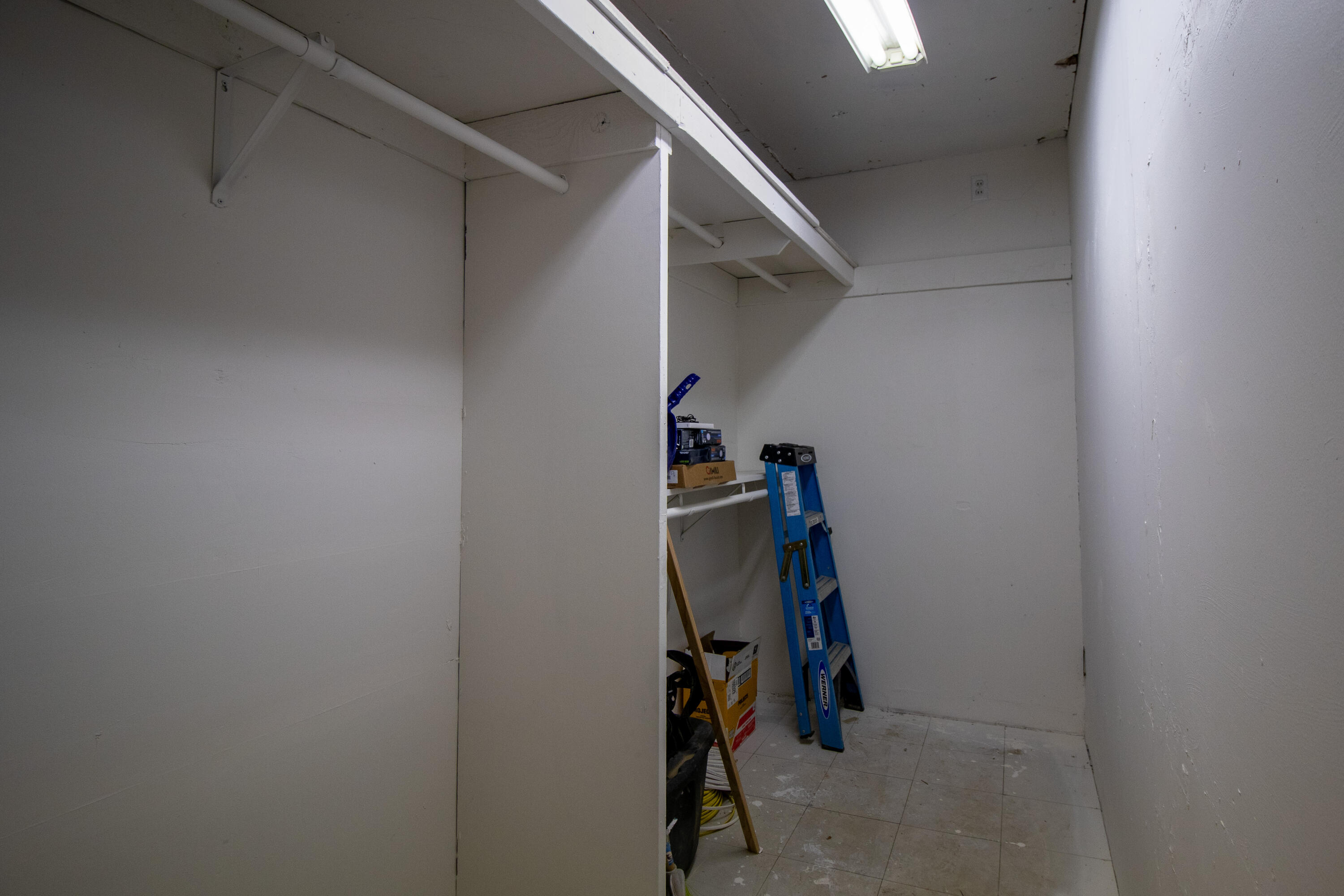 1812 S Bardo St, Visalia, CA 93277