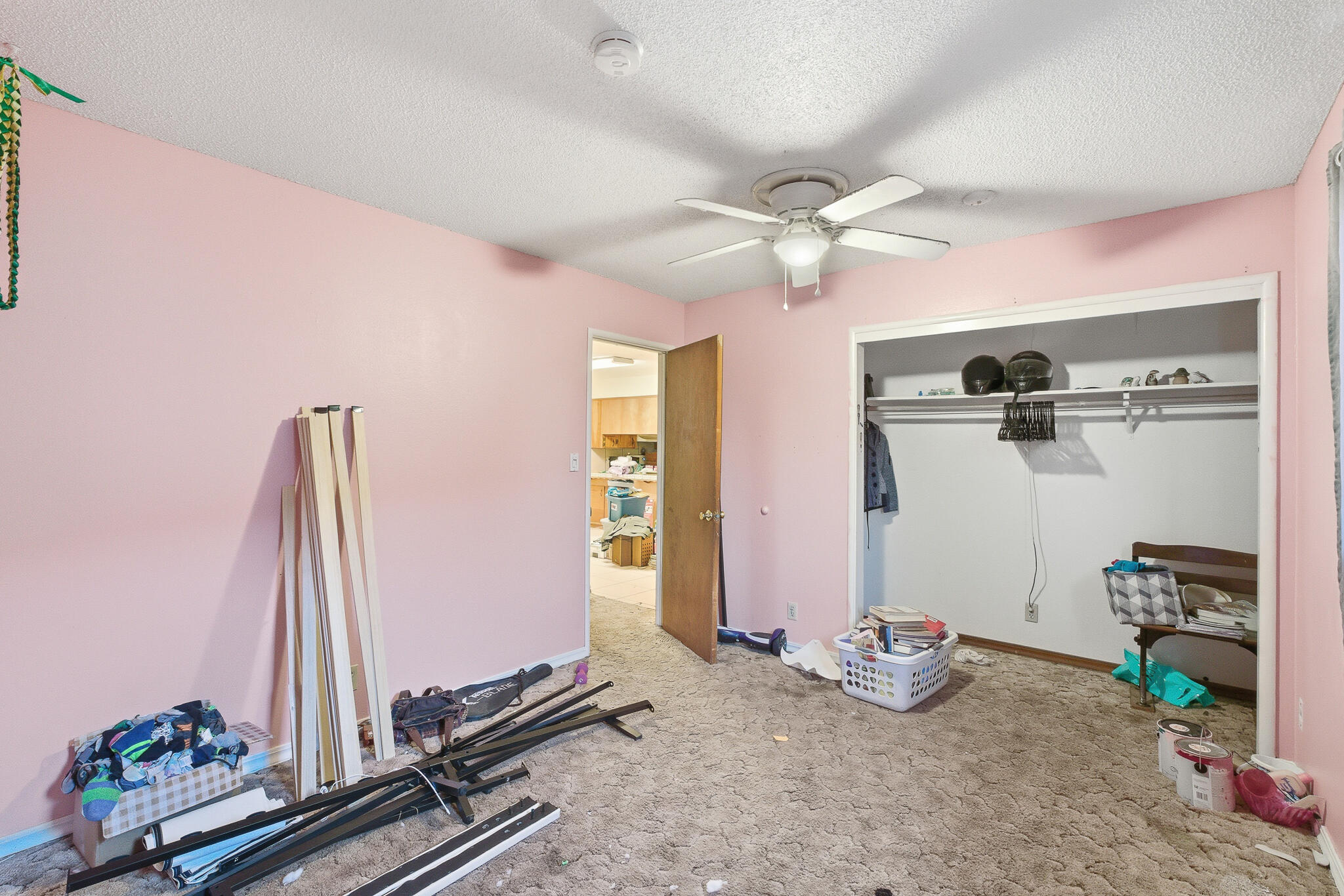 2204 Fairmont Dr, Hanford, CA 93230