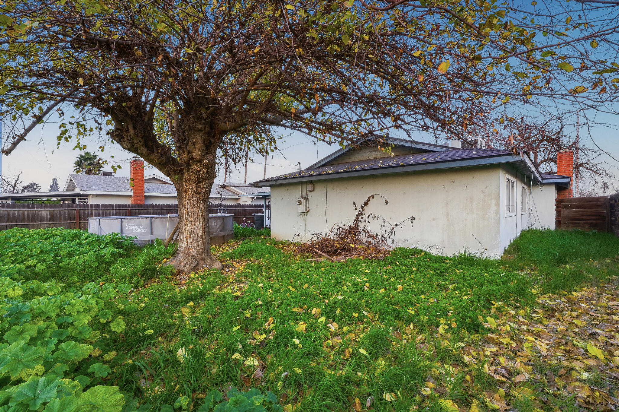 2204 Fairmont Dr, Hanford, CA 93230